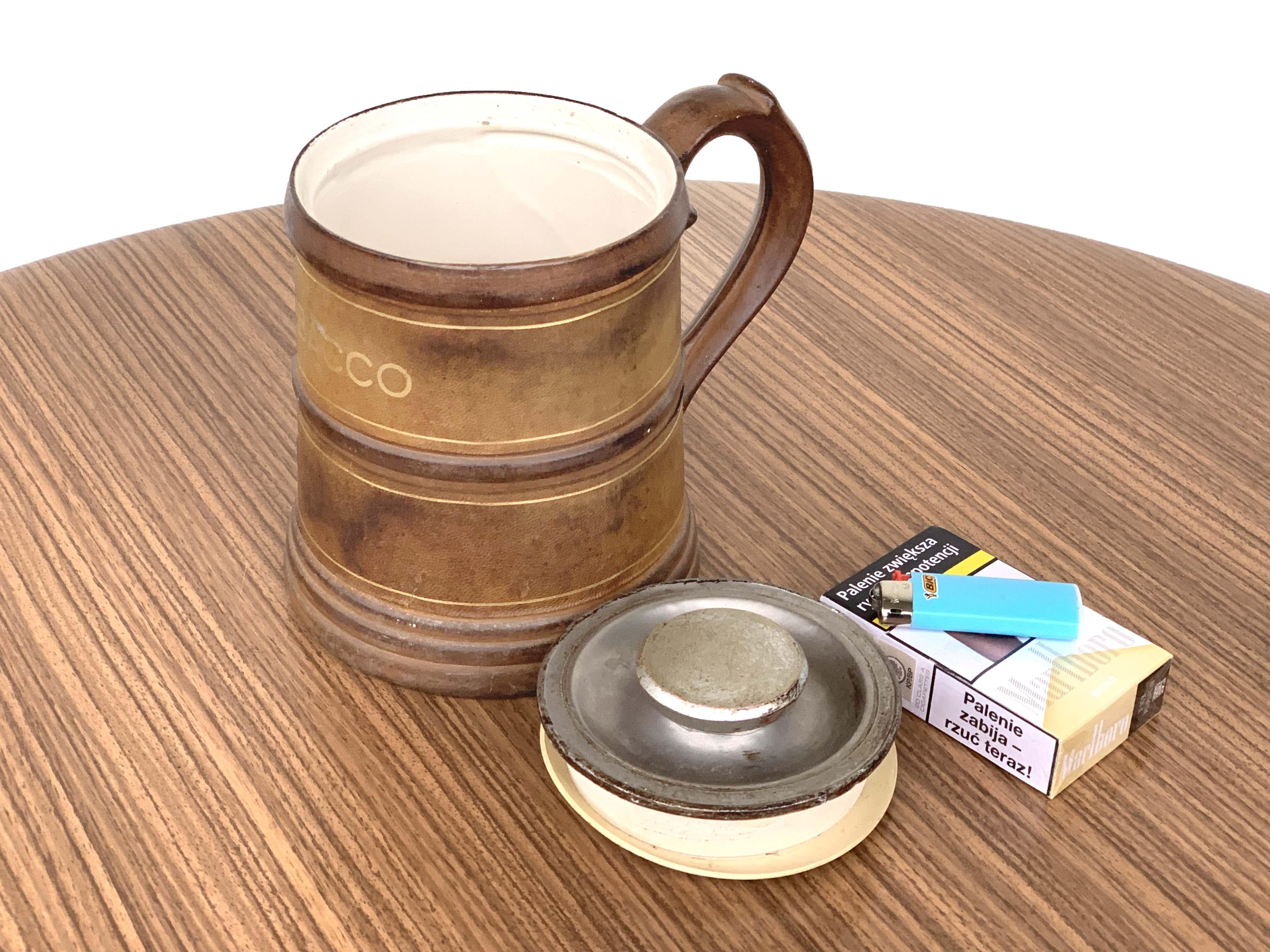 Pot à tabac du milieu du siècle en cuir et porcelaine avec finitions dorées:: 1950s en vente 2