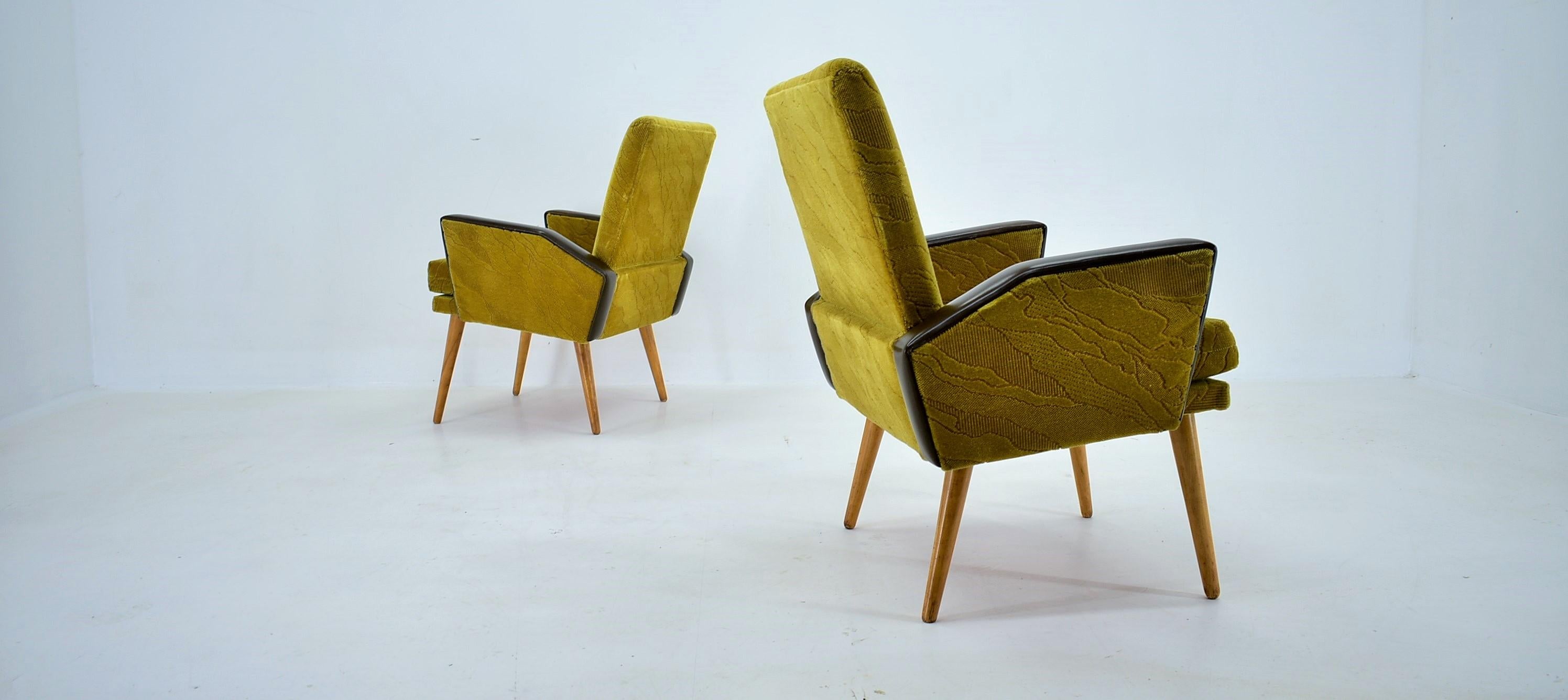 Midcentury Leather Armchairs Designed by Miroslav Navrátil, 1970s For Sale 4