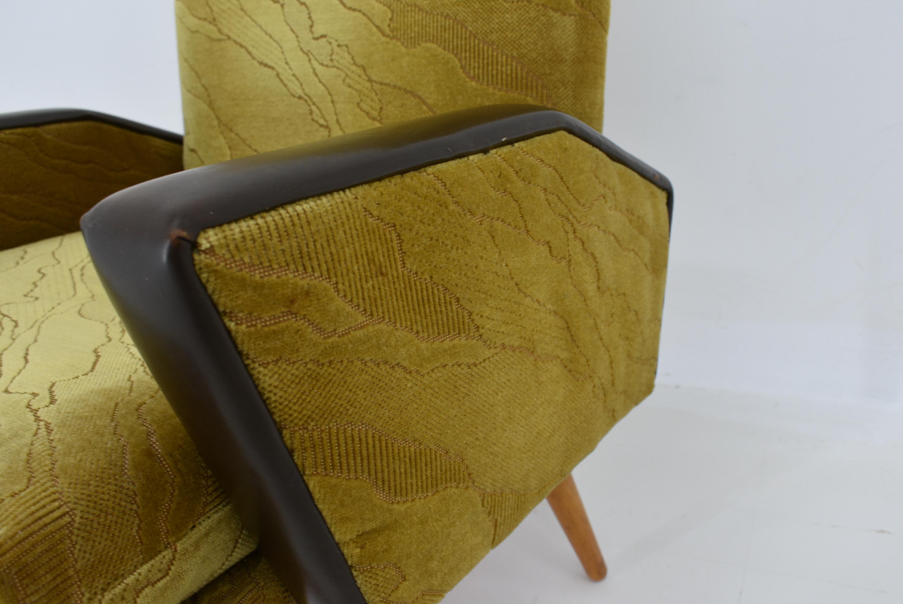 Midcentury Leather Armchairs Designed by Miroslav Navrátil, 1970s For Sale 1