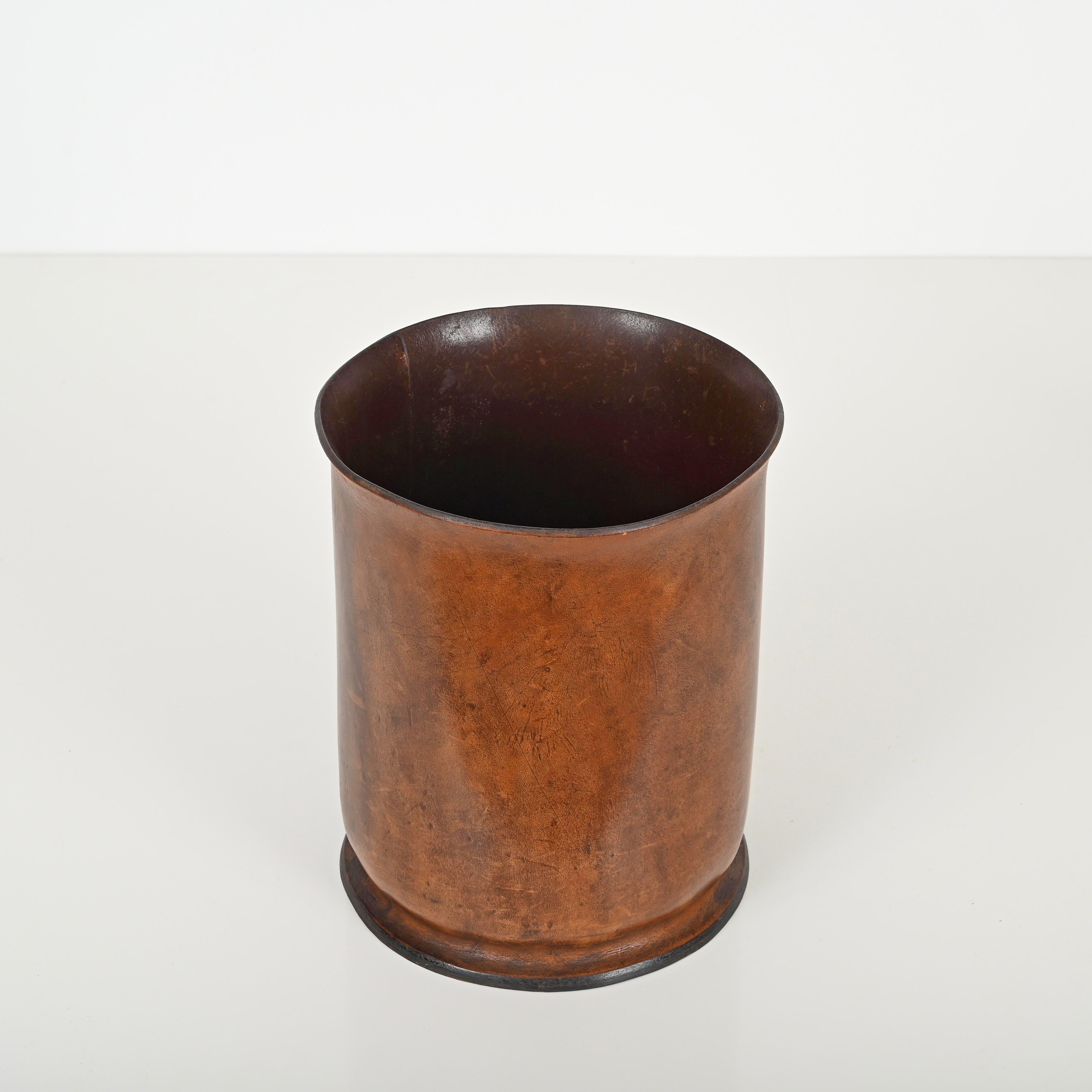 Mid-Century Modern Midcentury Leather Italian Decorative Waste Paper Basket, Nova Tecno 1970s
