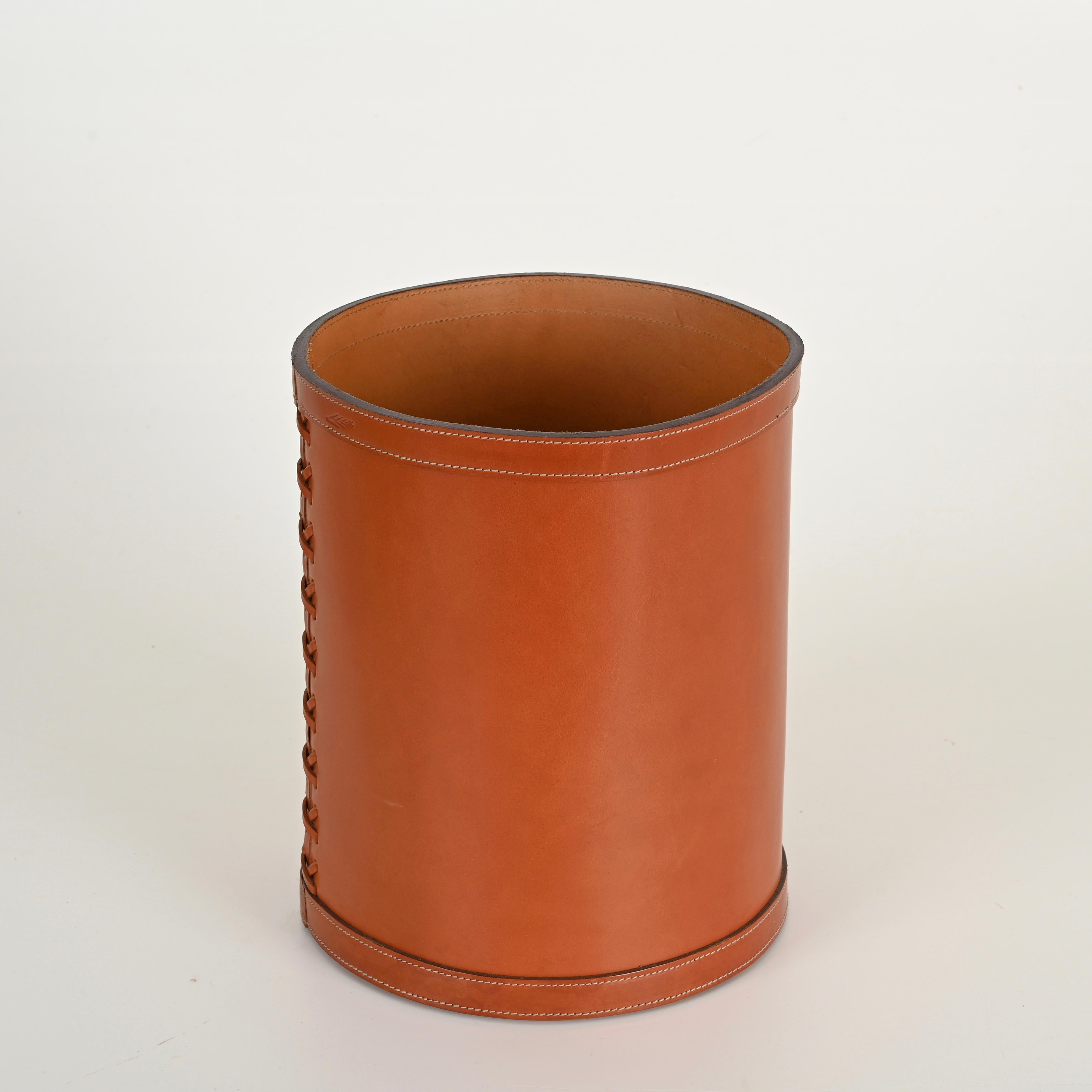 Panier en papier décoratif italien en cuir du milieu du siècle dernier, Nova Tecno 1980 Bon état - En vente à Roma, IT
