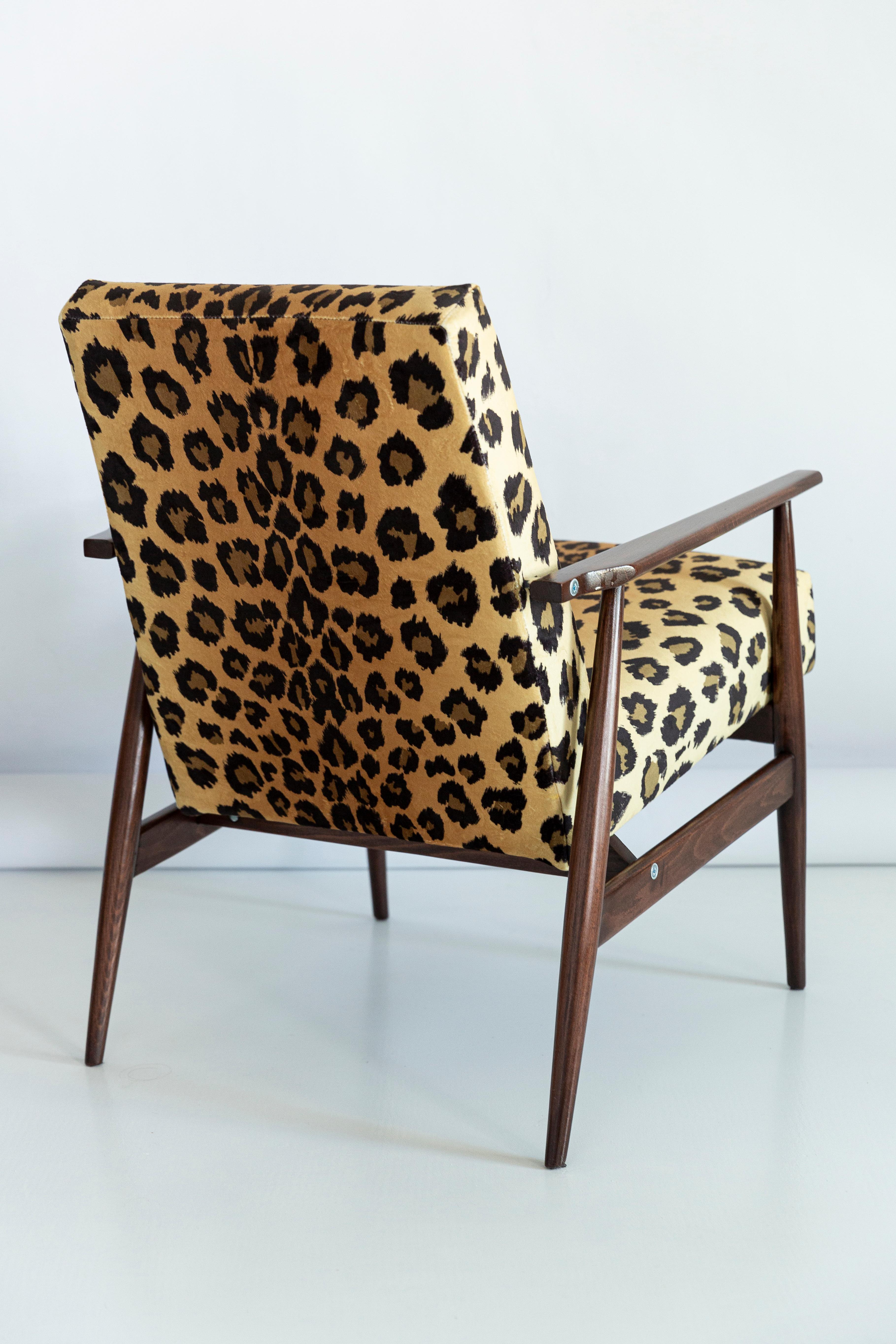 Hand-Crafted Midcentury Leopard Print Velvet Dante Armchair, H. Lis, 1960s For Sale