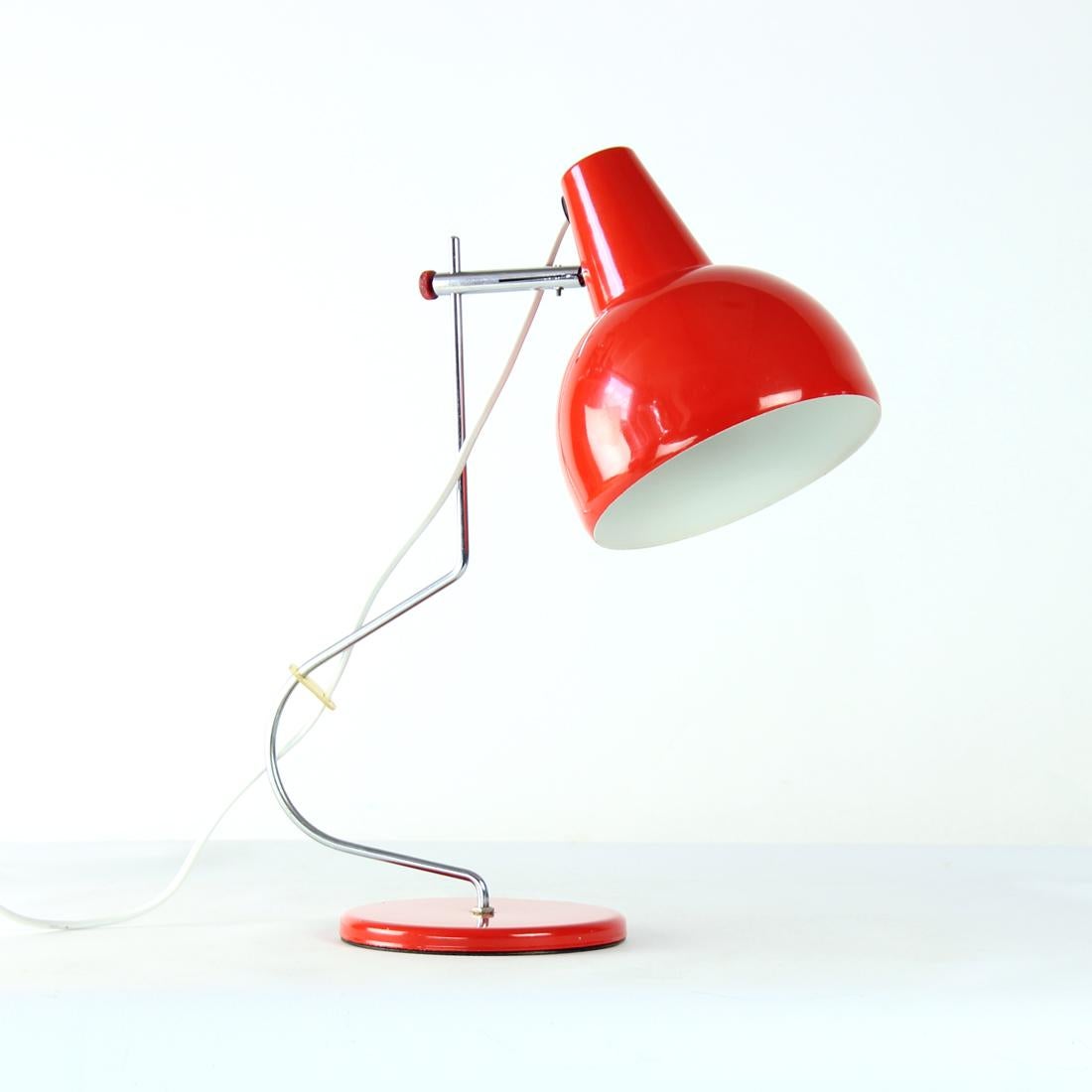 Mid-Century-Tischlampe Lidokov L193 von Josef Hurka aus rotem Metall, Tschechoslowakei (Mitte des 20. Jahrhunderts) im Angebot