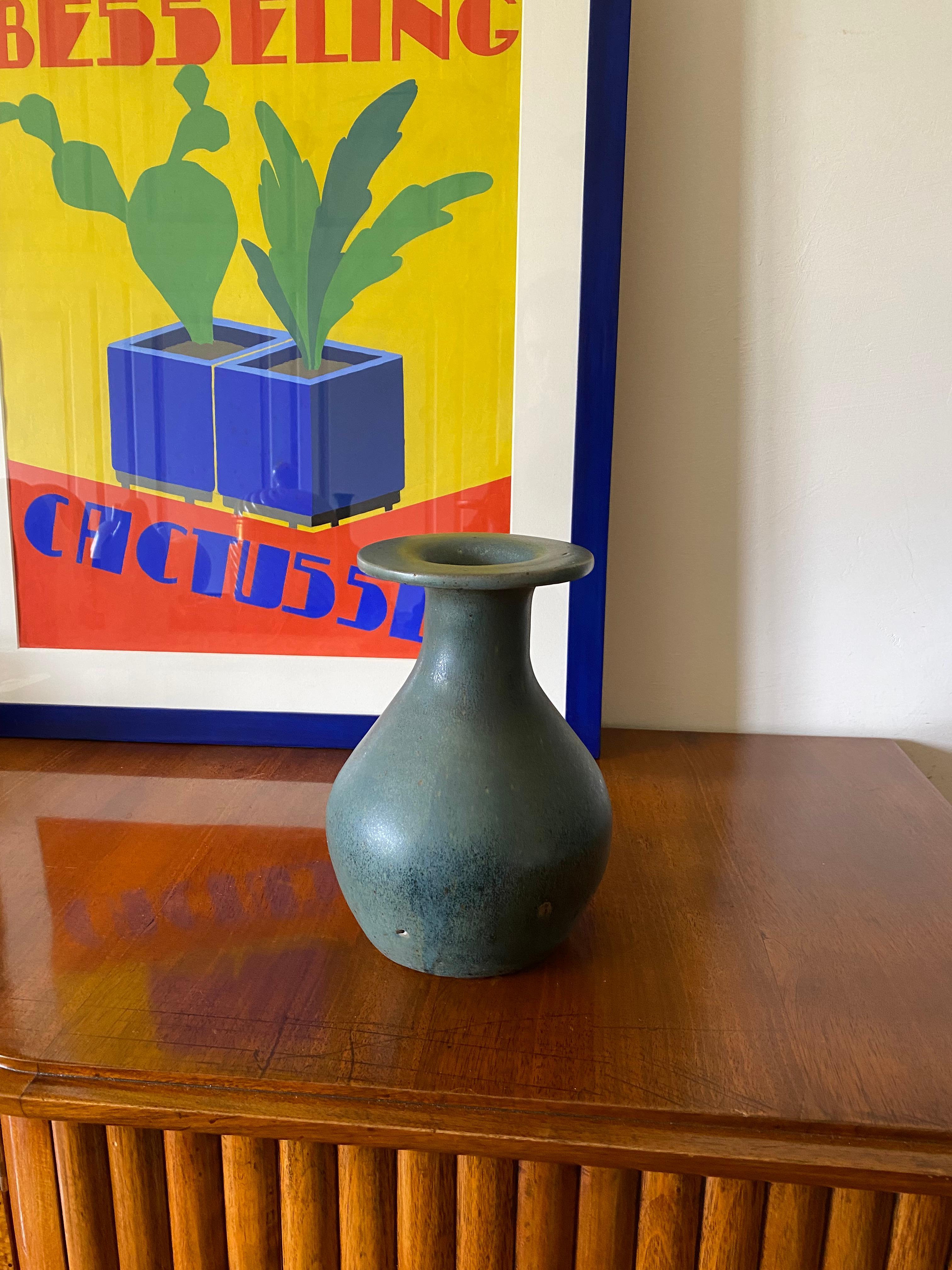 Midcentury light blue ceramic vase, France 1960s In Excellent Condition For Sale In Firenze, IT