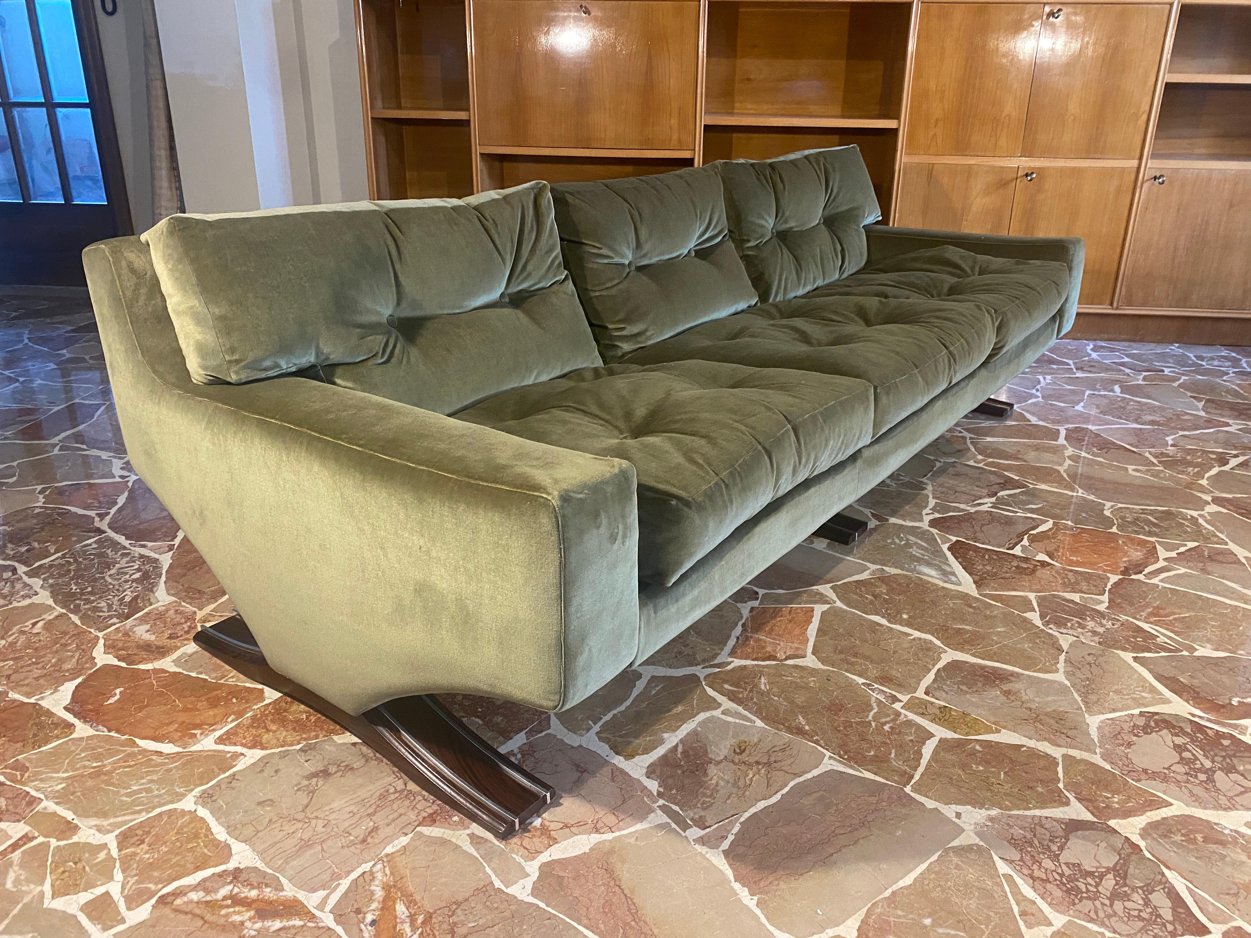 Rare and beautiful living room set in olive green velvet, composed of the three-seat sofa and two armchairs designed by Italian sculptor Franz Sartori for Flexform, Milan, Italy, 1965
Sartori is best known for his organic sculptures, but he also