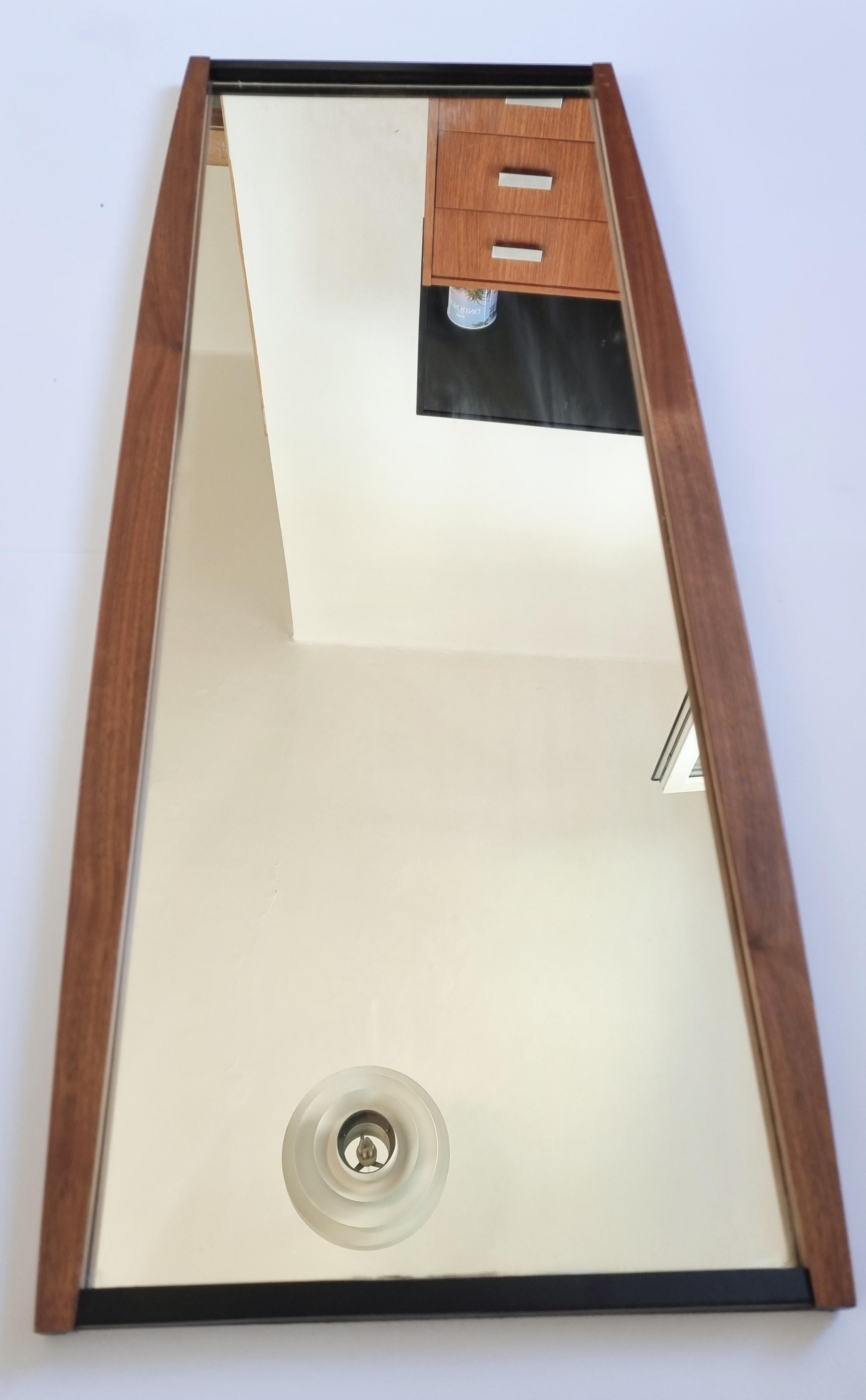 Midcentury Long Teak Wall Mirror, Denmark, 1960s In Good Condition For Sale In Praha, CZ