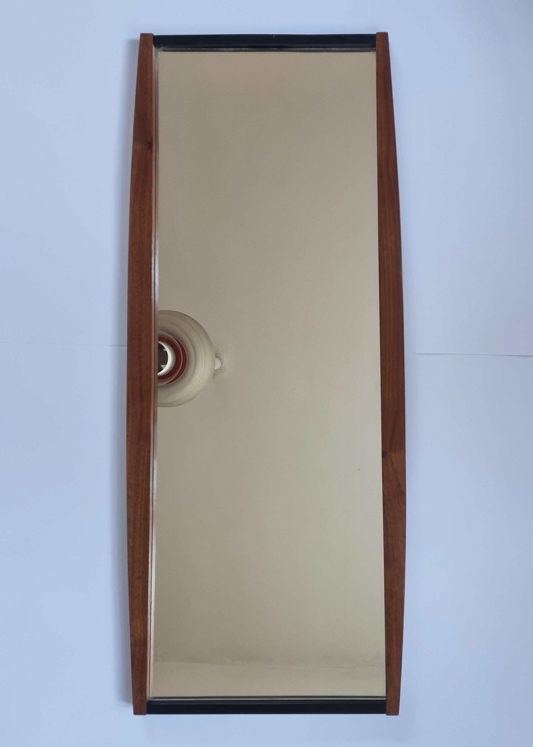 Midcentury Long Teak Wall Mirror, Denmark, 1960s In Good Condition For Sale In Praha, CZ