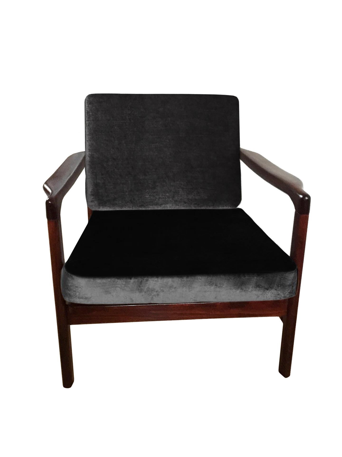 Polish Midcentury Lounge Armchairs Set in Black Velvet, Zenon Bączyk, 1960s For Sale