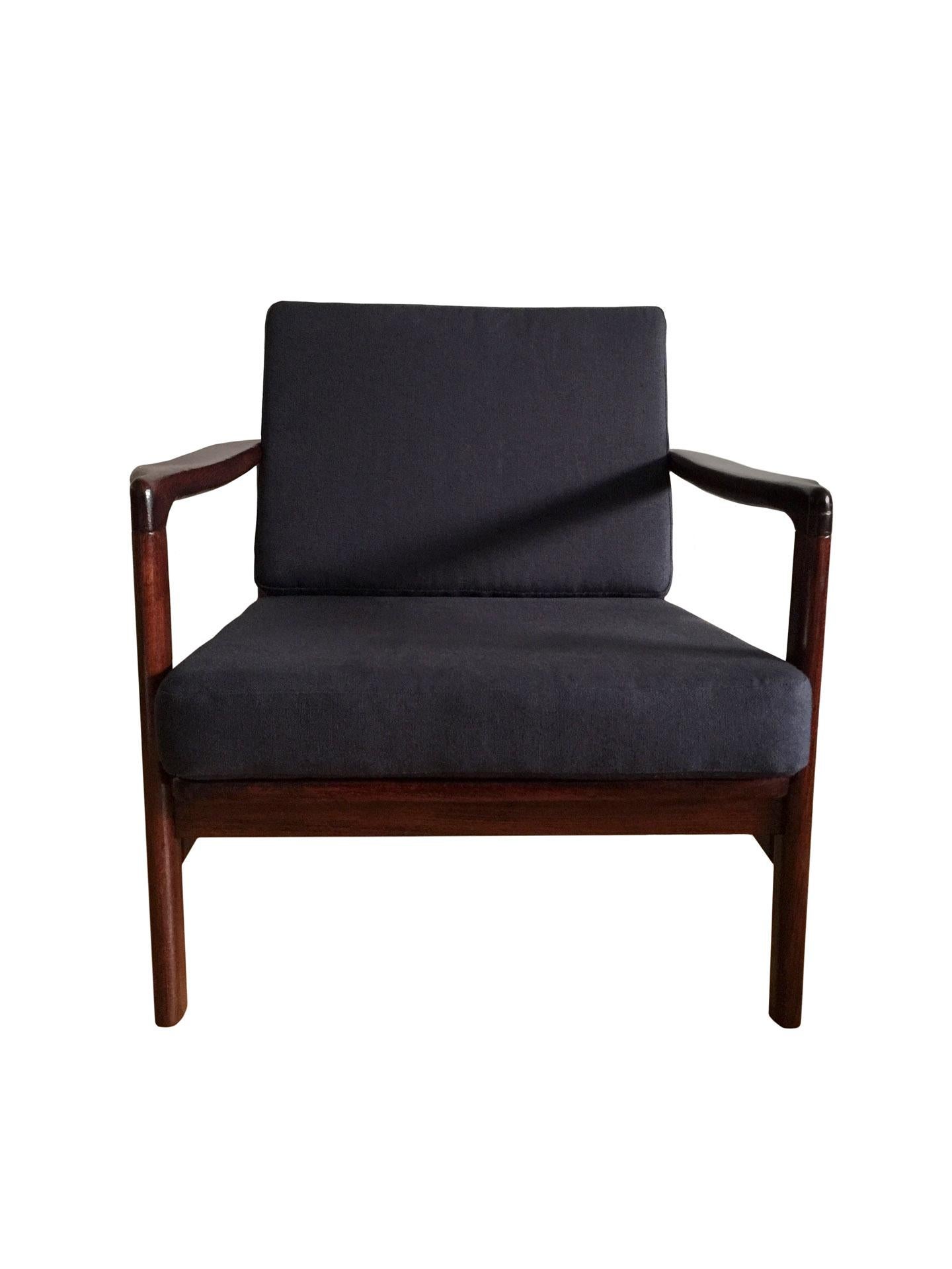 Mid-Century Modern Midcentury Lounge Armchairs Set in Dark Blue Linen, Zenon Bączyk, 1960s For Sale