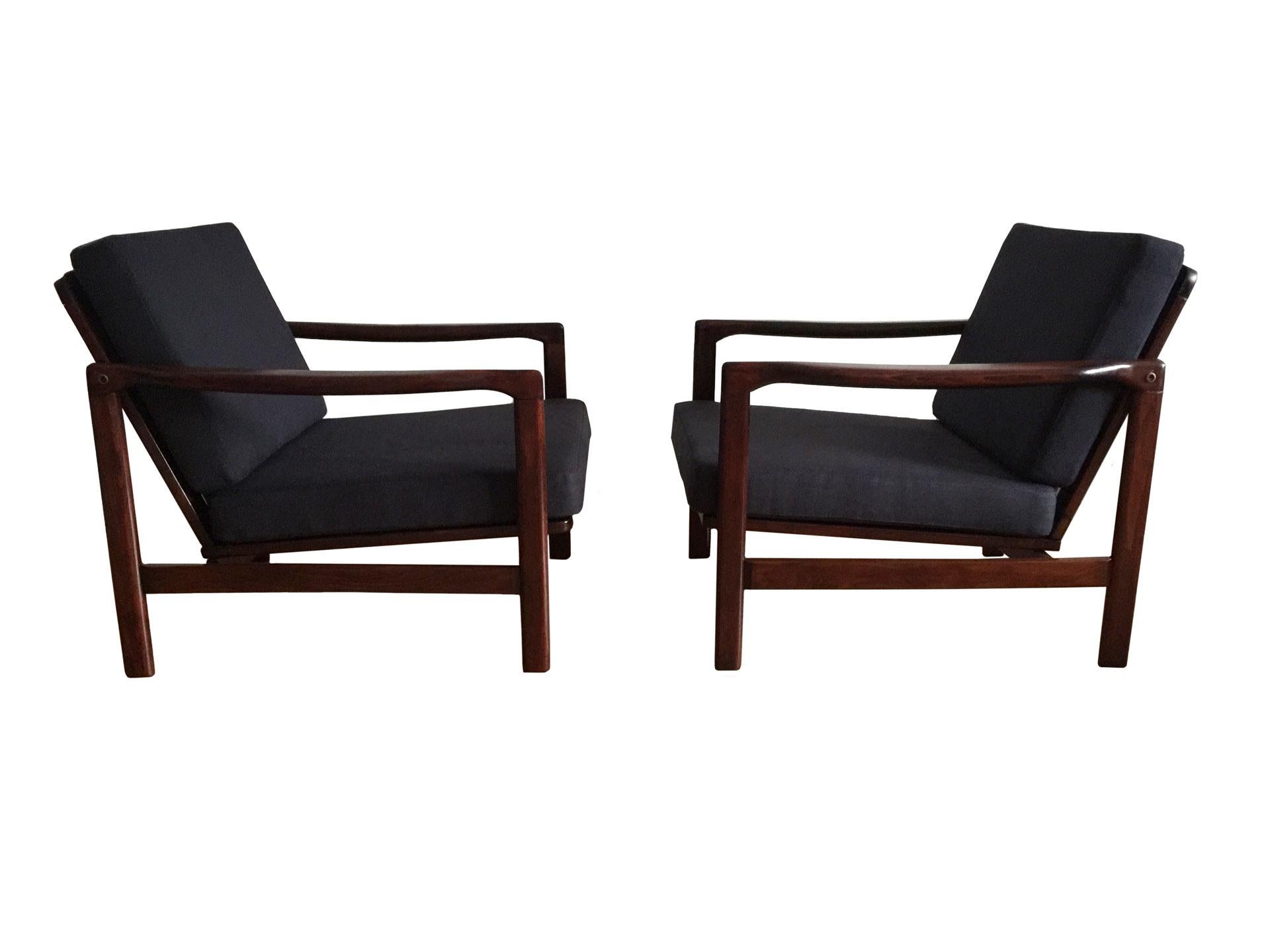 Hand-Crafted Midcentury Lounge Armchairs Set in Dark Blue Linen, Zenon Bączyk, 1960s For Sale