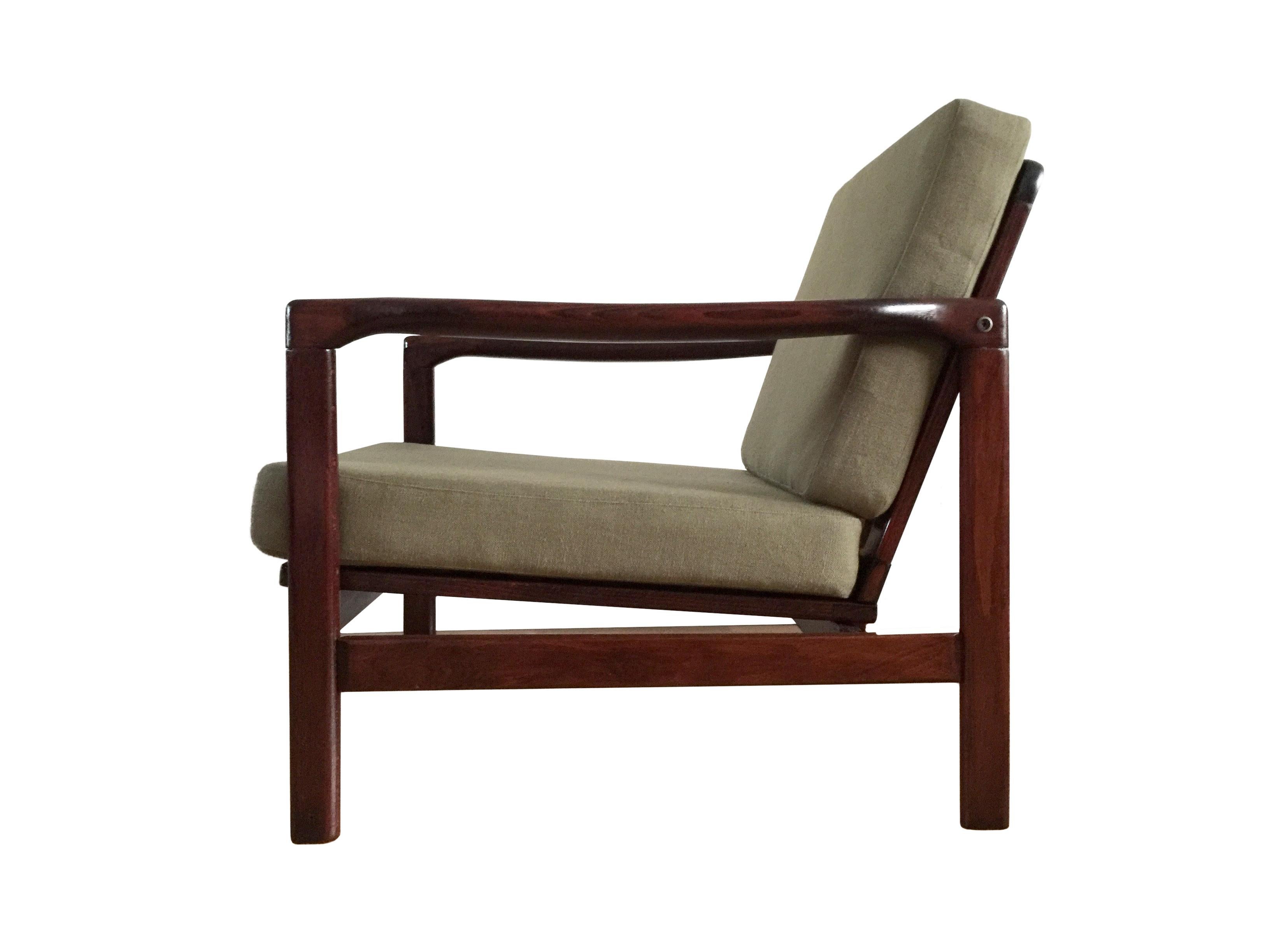 Polish Midcentury Lounge Armchairs Set in Olive Linen, Zenon Bączyk, 1960s For Sale