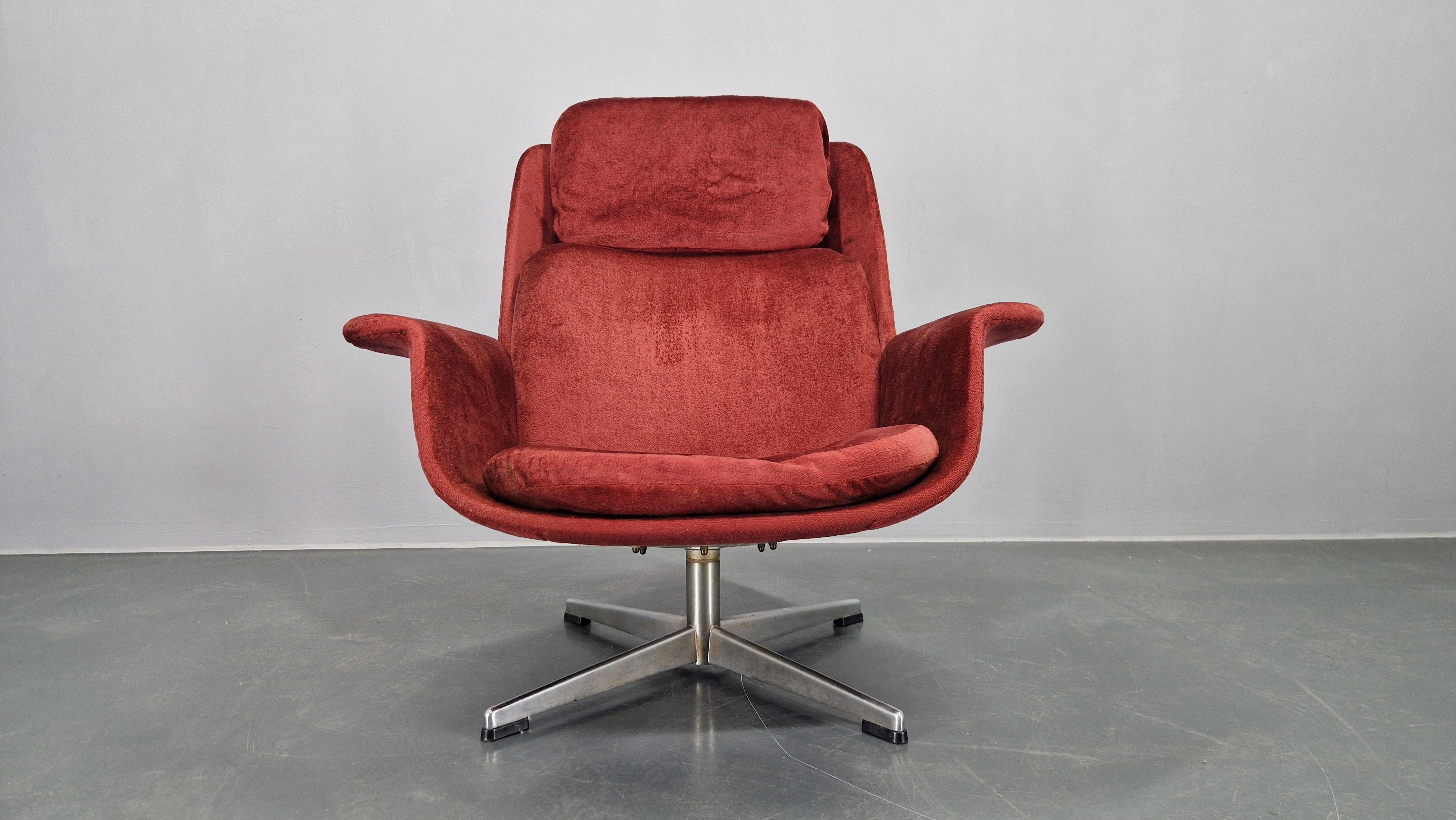 Finnish Midcentury Lounge Chair / Armchair Rondo, Olli Borg, Asko, Finland, 1960s. For Sale