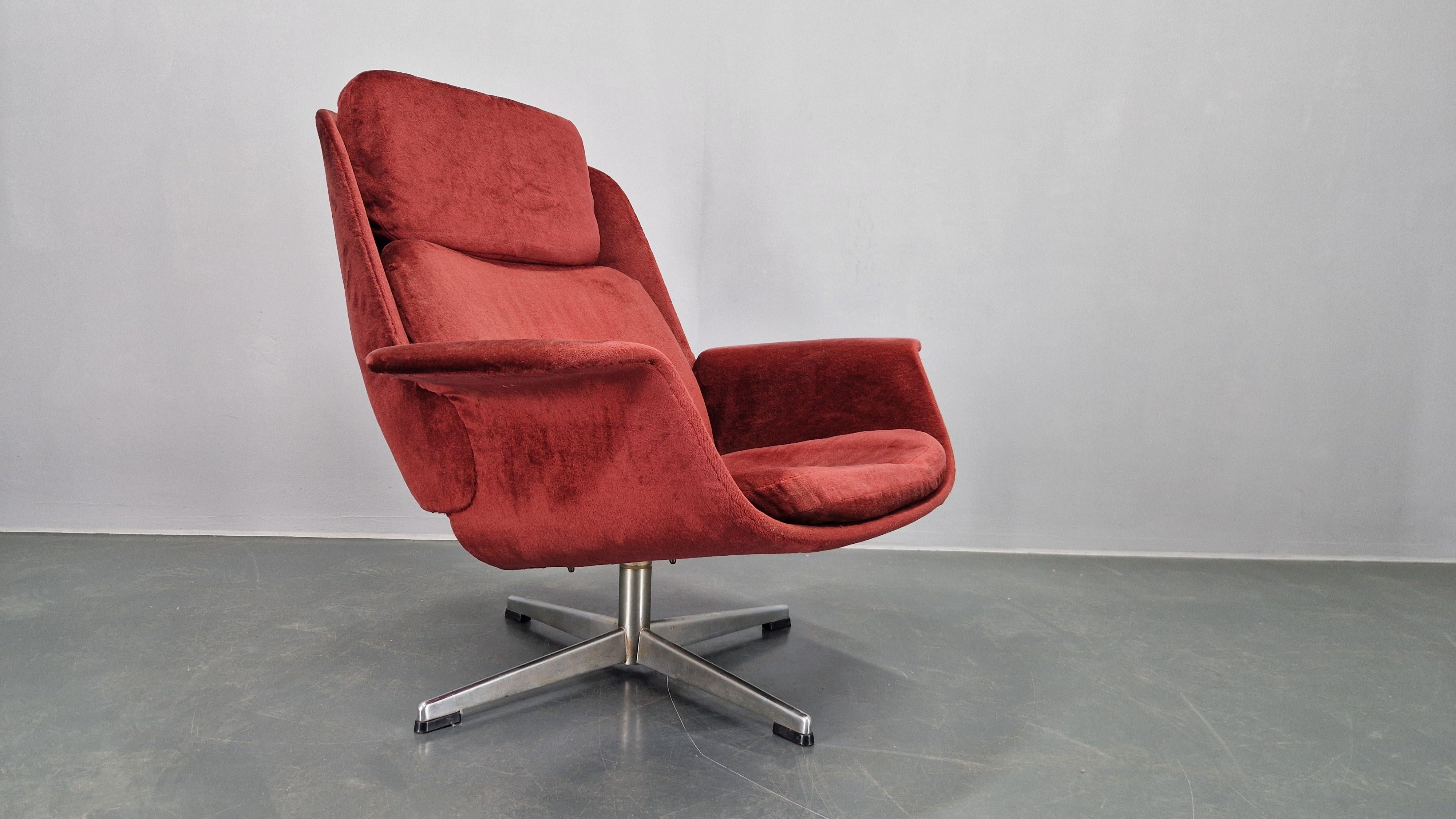 Midcentury Lounge Chair / Armchair Rondo, Olli Borg, Asko, Finland, 1960s. In Good Condition For Sale In Praha, CZ