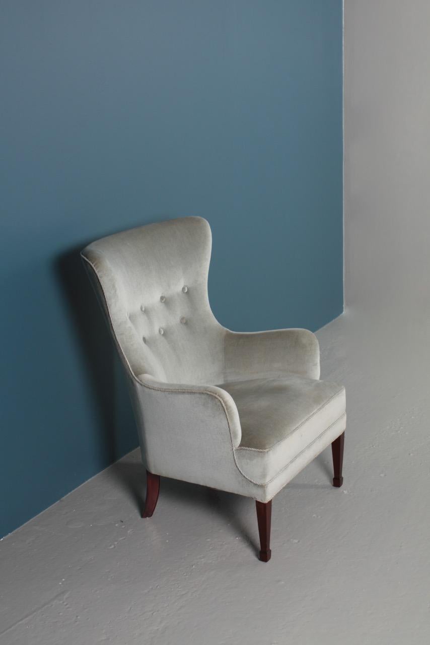 Velvet  Midcentury Lounge Chair by Cabinetmaker Frits Henningsen, Danish Design, 1950s