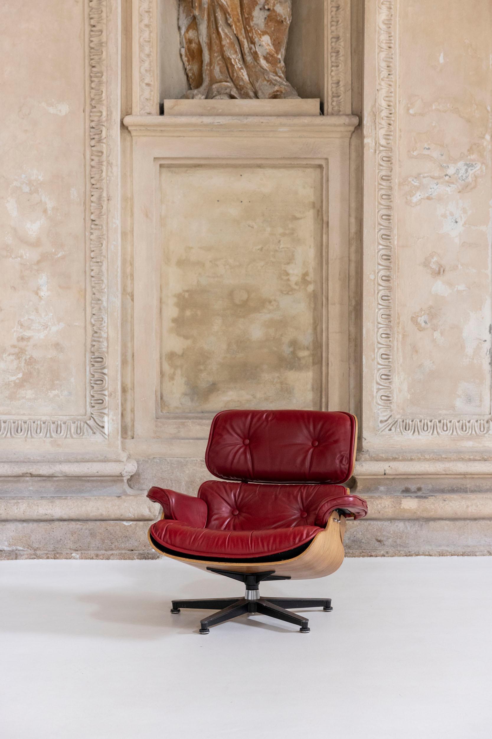 Sedia da salotto del Medioevo di Charles & Ray Eames, Italia 1970 in vendita 3