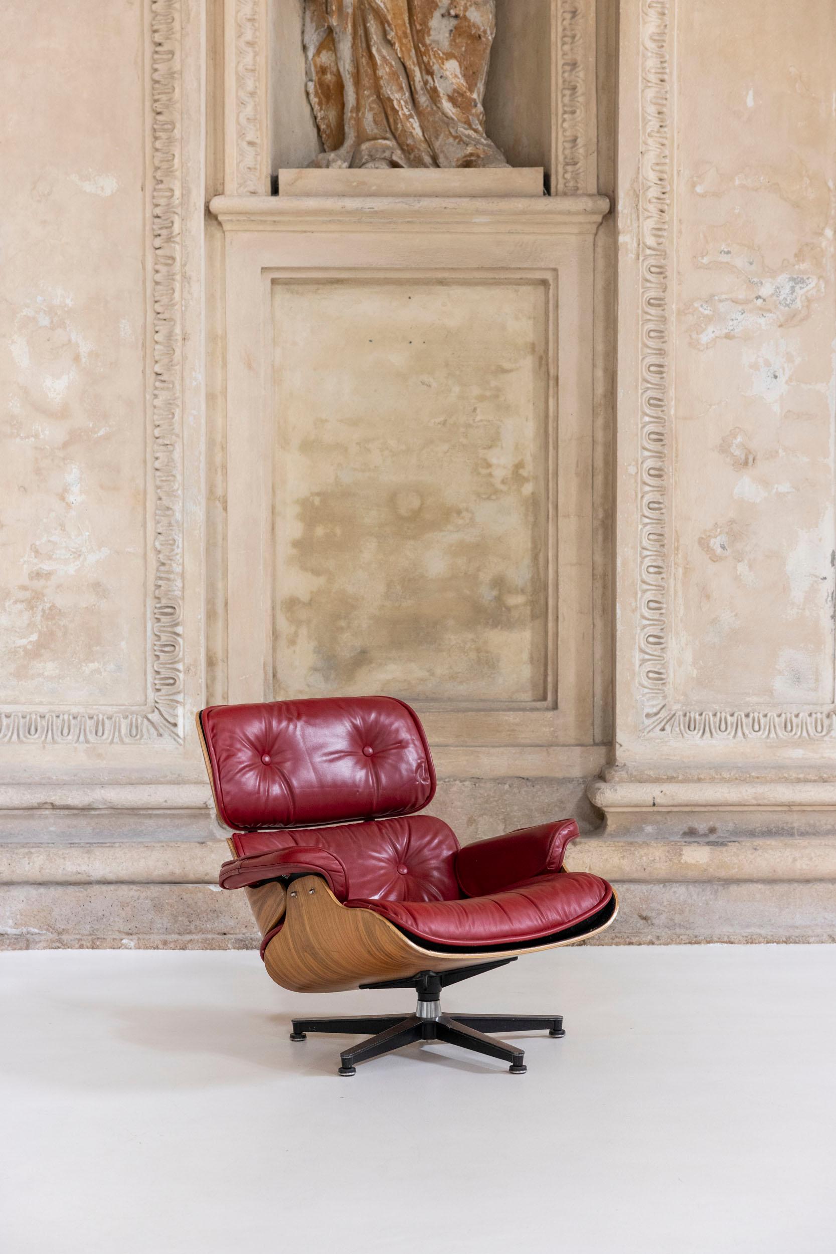 Mid-Century moderno Sedia da salotto del Medioevo di Charles & Ray Eames, Italia 1970 in vendita