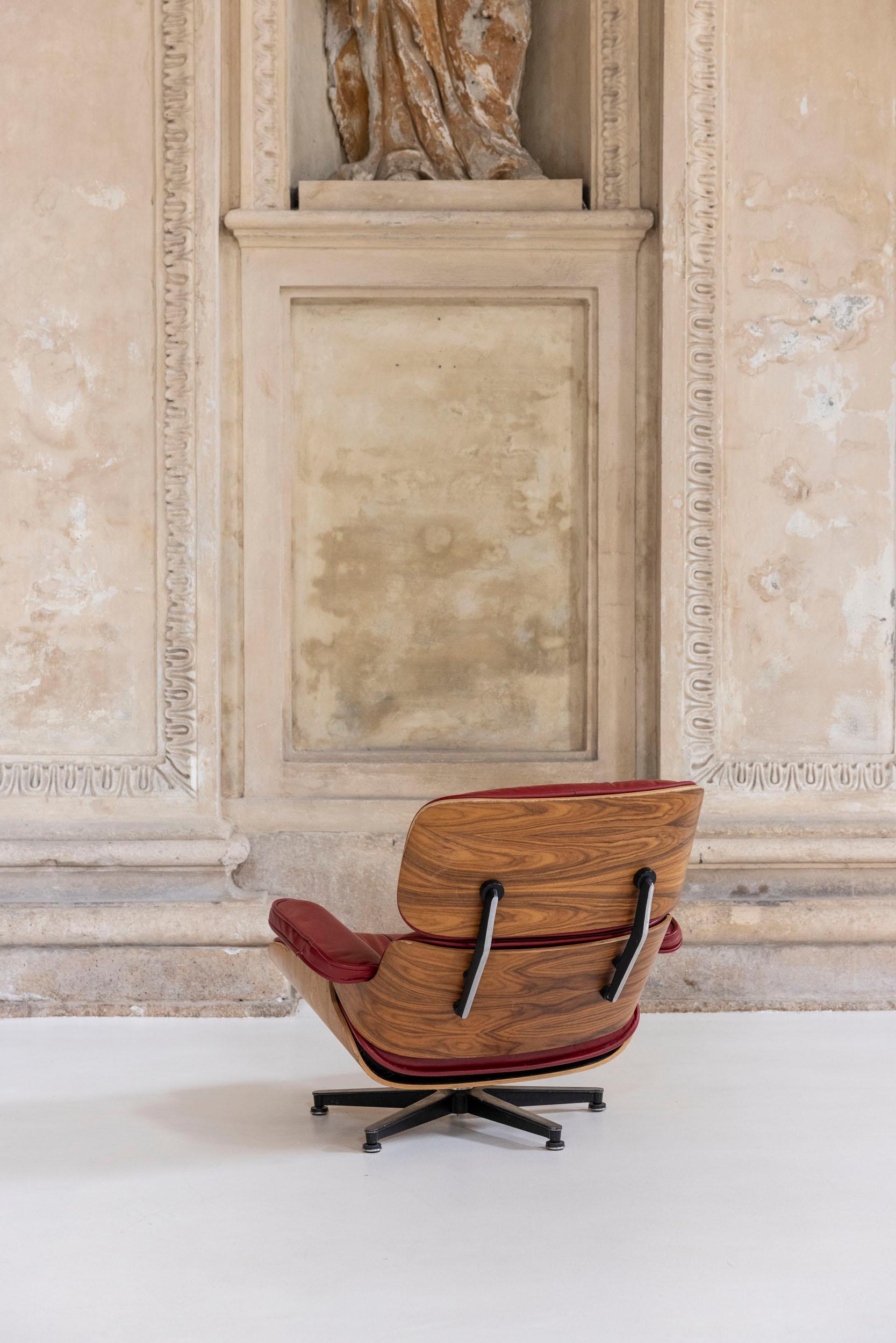 Fine XX secolo Sedia da salotto del Medioevo di Charles & Ray Eames, Italia 1970 in vendita