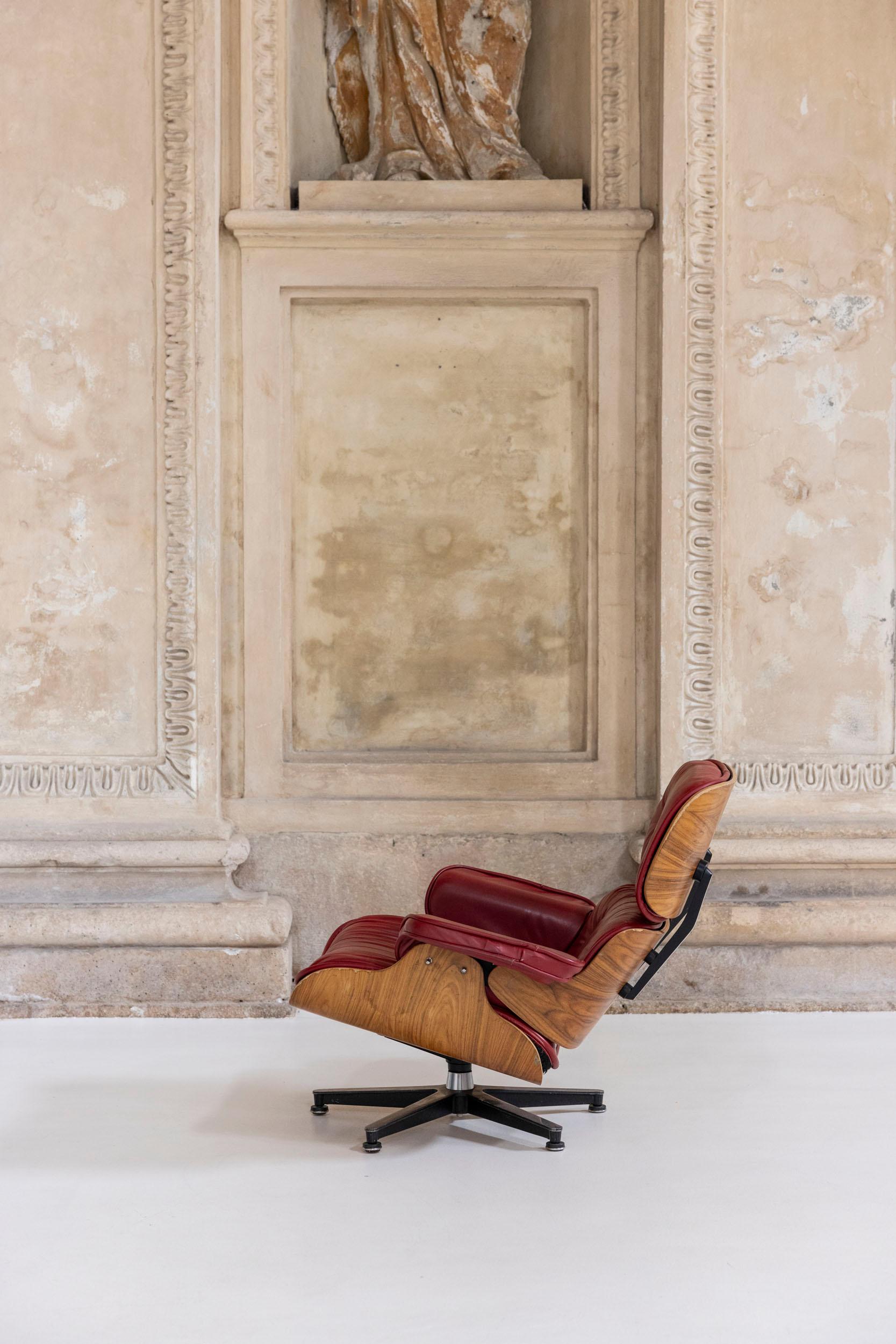 Sedia da salotto del Medioevo di Charles & Ray Eames, Italia 1970 in vendita 1