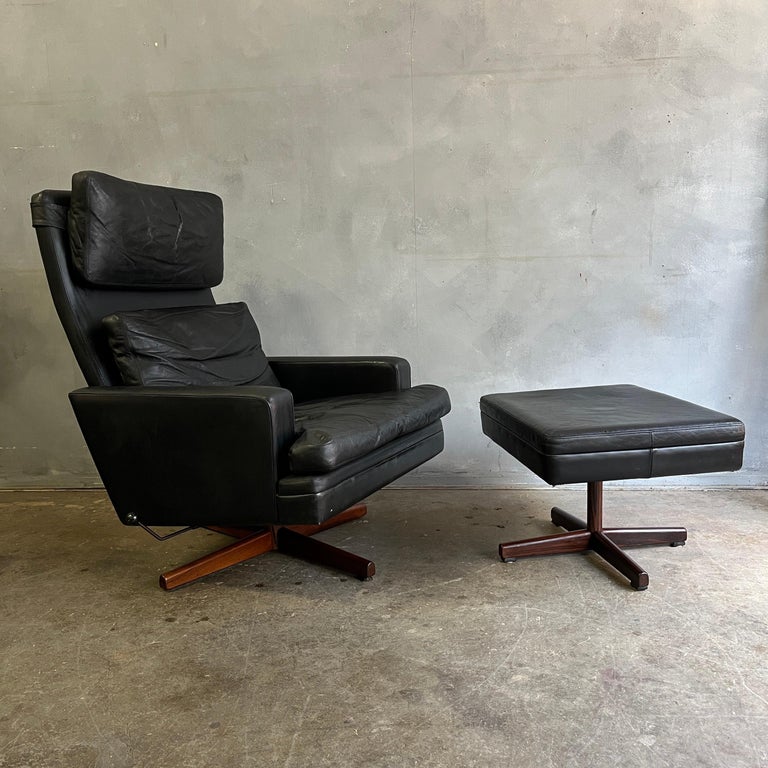 Extremely comfortable Norwegian leather lounge chair and matching ottoman by Fredrik Kayser for Vatne Mobler. Model 807. The simple clean lines of these pieces paired with the supple leather and rosewood base are incredible. The soft leather on this
