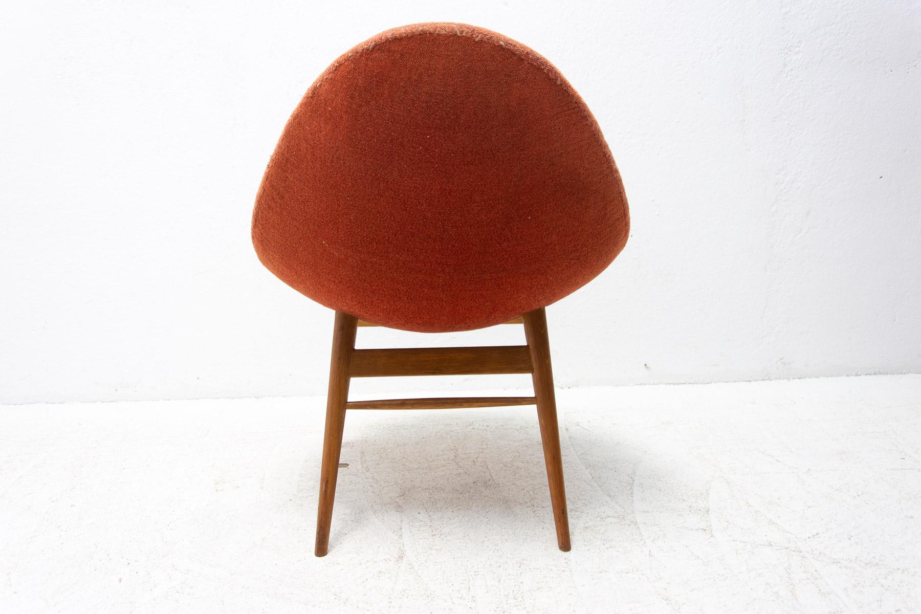 Tessuto Sedia da salotto di metà secolo di Miroslav Navratil, Cecoslovacchia, anni '60 in vendita