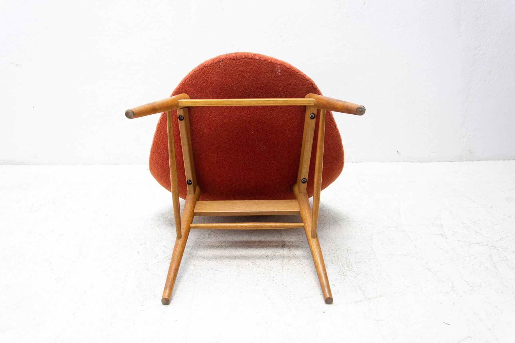 Mid-Century Lounge Chair by Miroslav Navratil, Czechoslovakia, 1960's For Sale 1