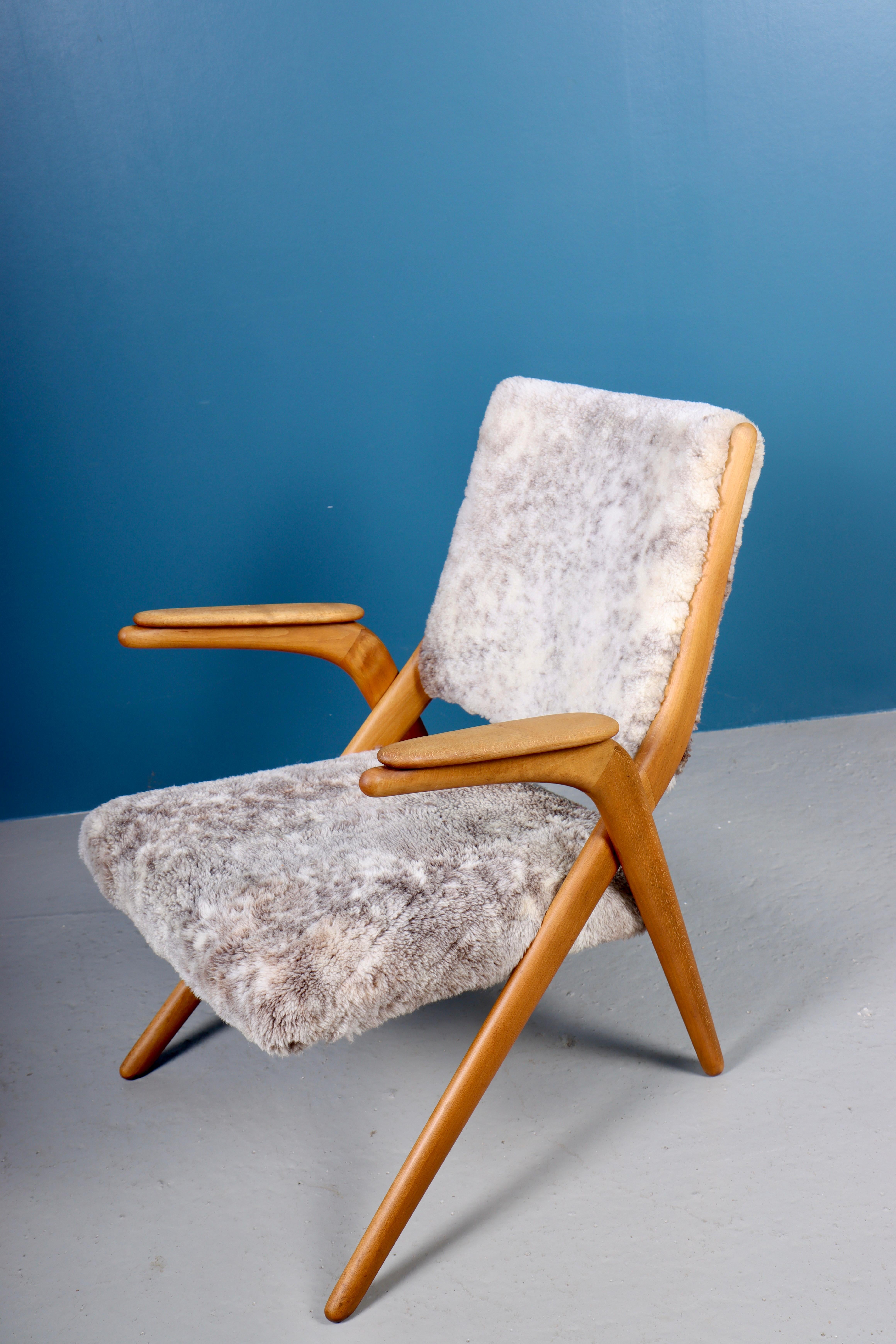 Scandinavian Modern Mid-Century Lounge Chair in Beech and Sheepskin, 1960s