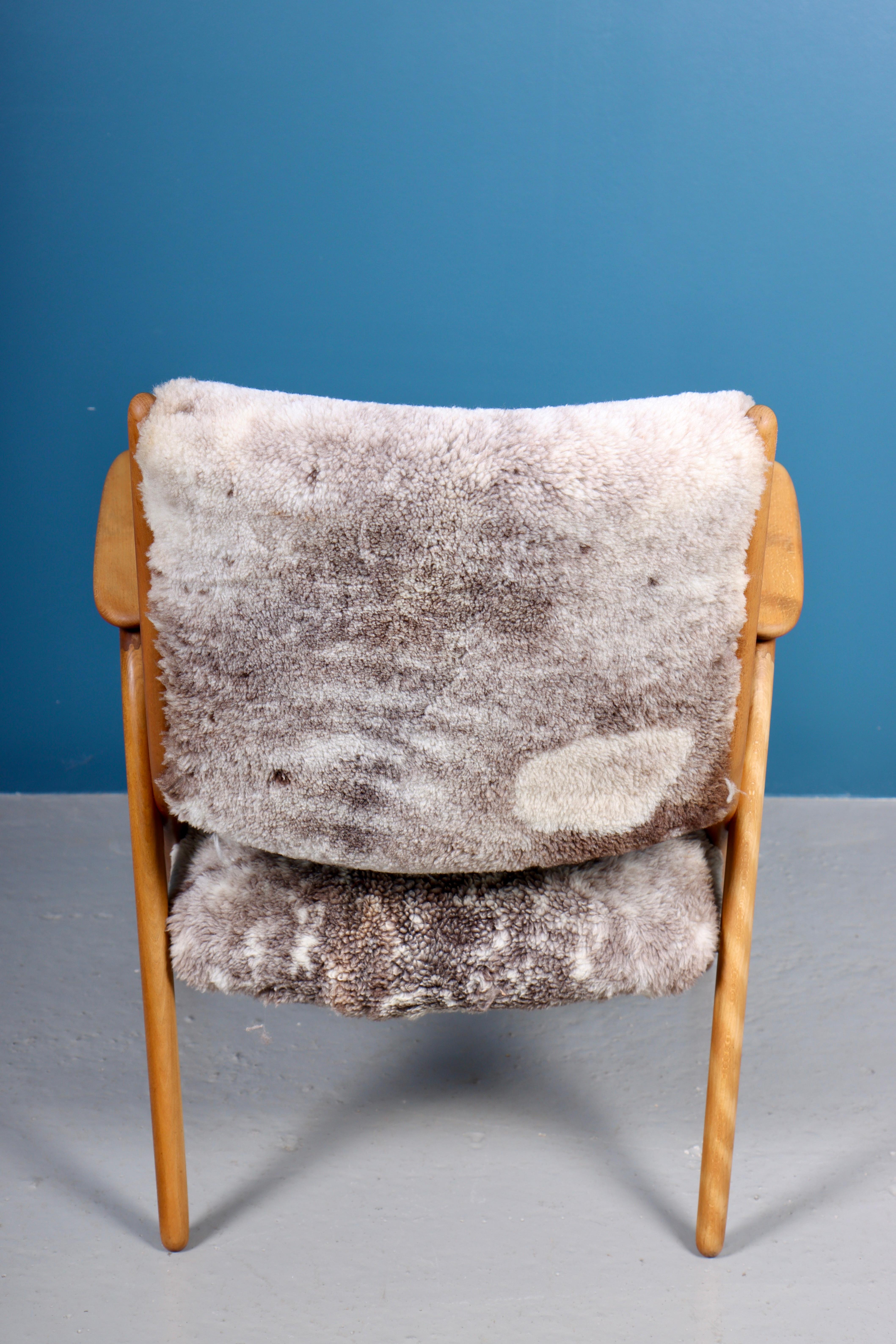 Mid-Century Lounge Chair in Beech and Sheepskin, 1960s 1