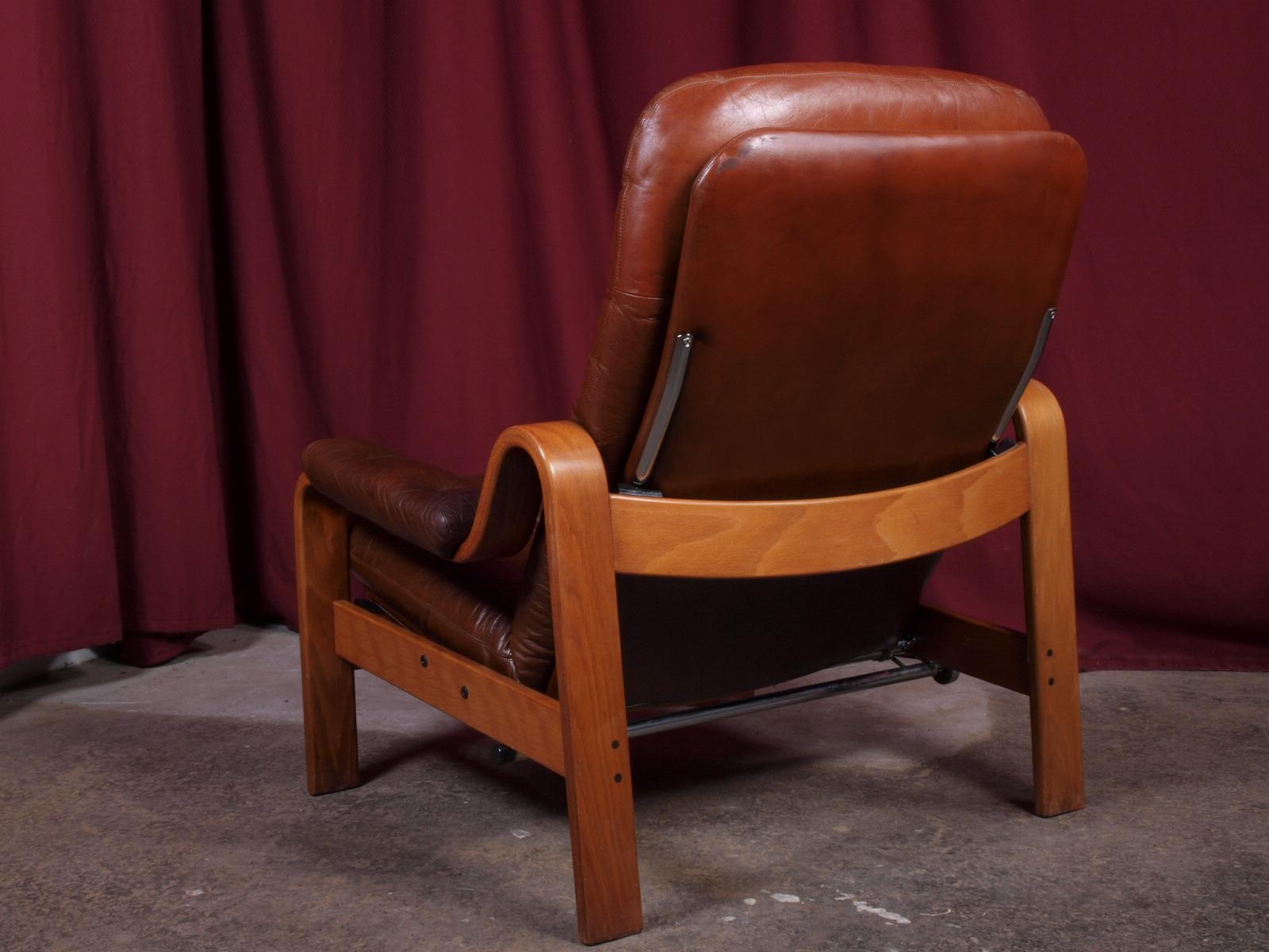 Midcentury Lounge Chair in Darkstained Beechwood and Red Leather by Göte Möbler 7