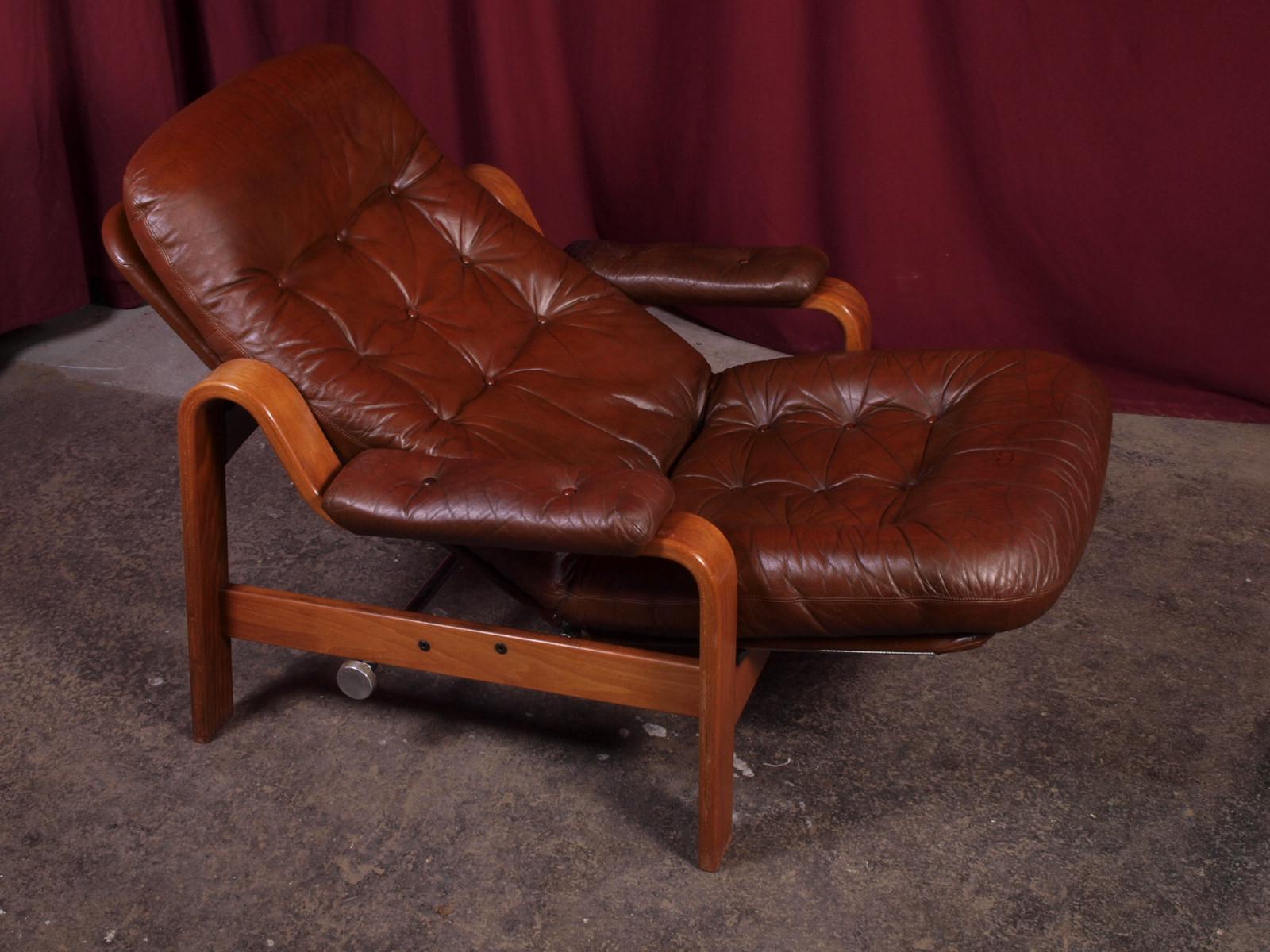 Midcentury Lounge Chair in Darkstained Beechwood and Red Leather by Göte Möbler 1