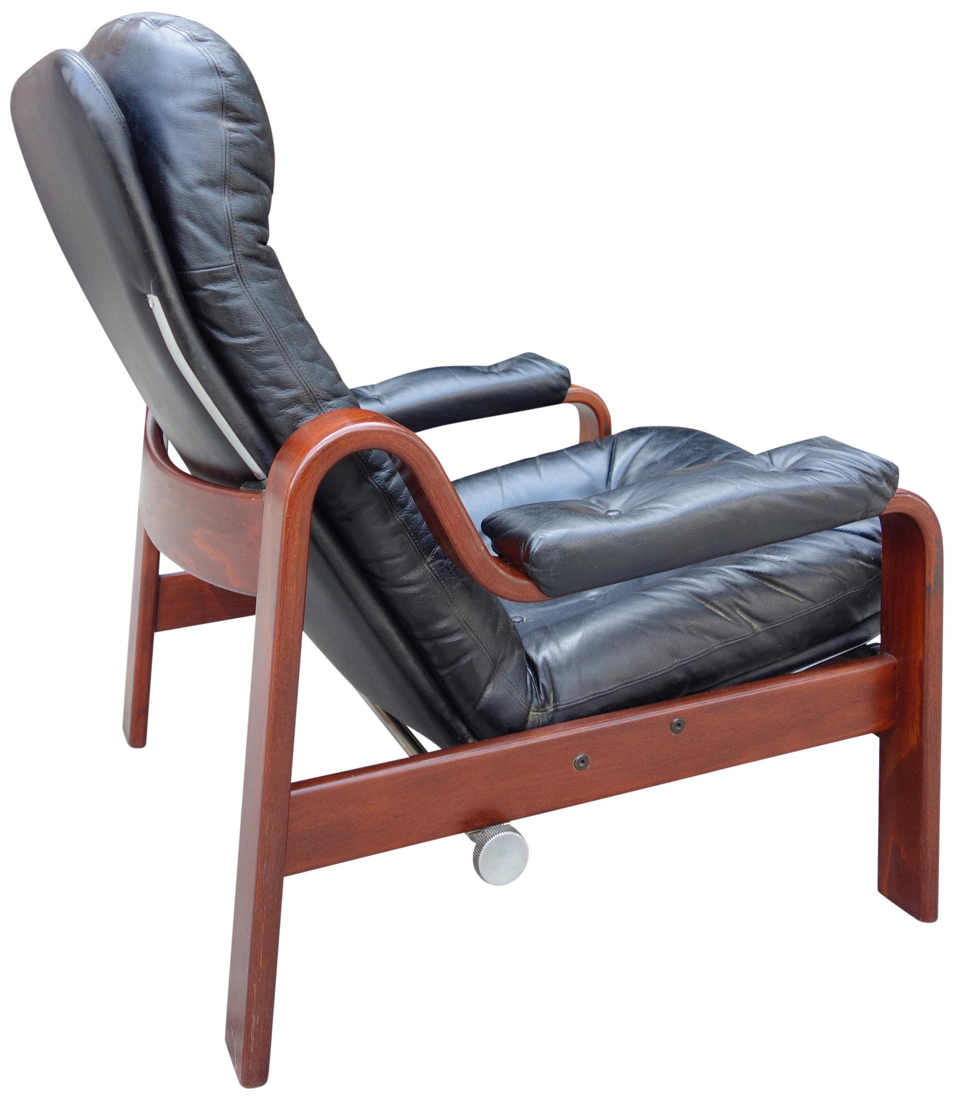 Swedish Midcentury Lounge Chair in Walnut and Black Leather by Göte Möbler Nassjö