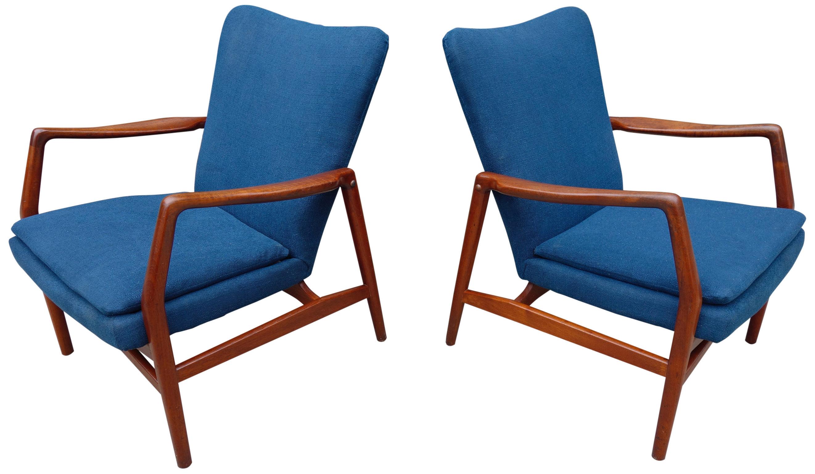 Midcentury Lounge Chairs by Kurt Olsen In Good Condition In BROOKLYN, NY