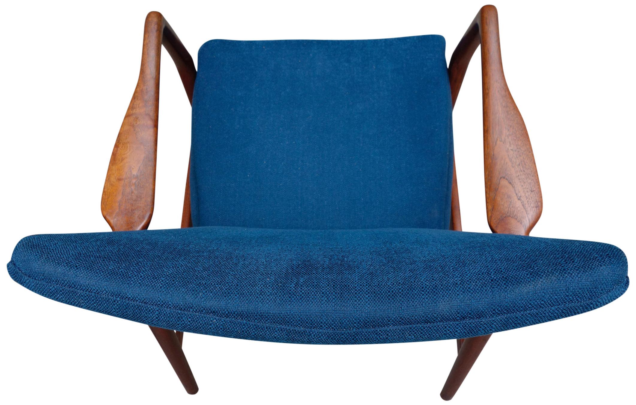 Midcentury Lounge Chairs by Kurt Olsen 3
