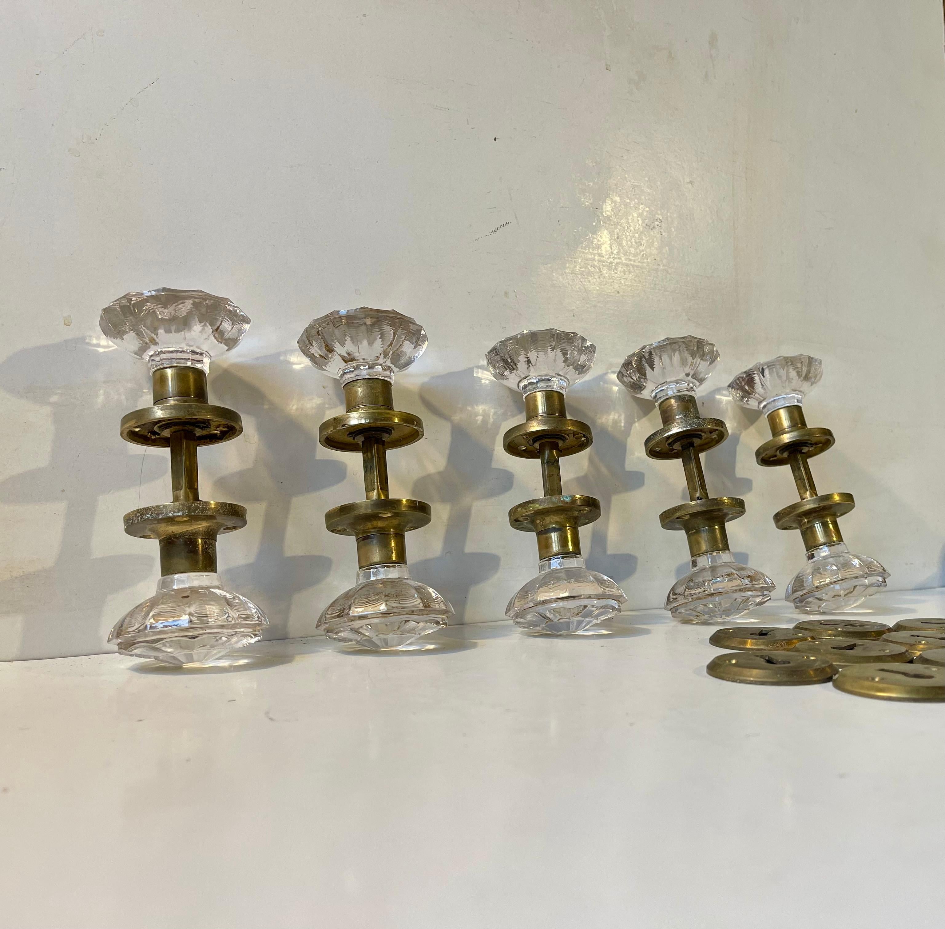 Midcentury Lounge Door Knobs in Brass & Glass by Verrina Sweden, 1970s, Set of 5 For Sale 4