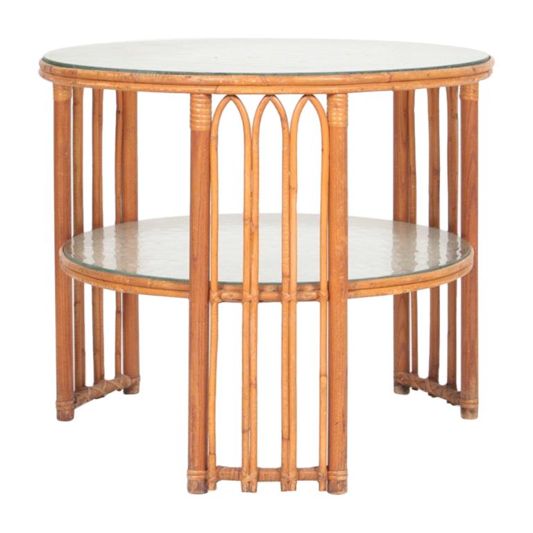 Niedriger Tisch aus der Mitte des Jahrhunderts aus Bambus und Ulme:: hergestellt in Dänemark:: 1940er Jahre im Angebot