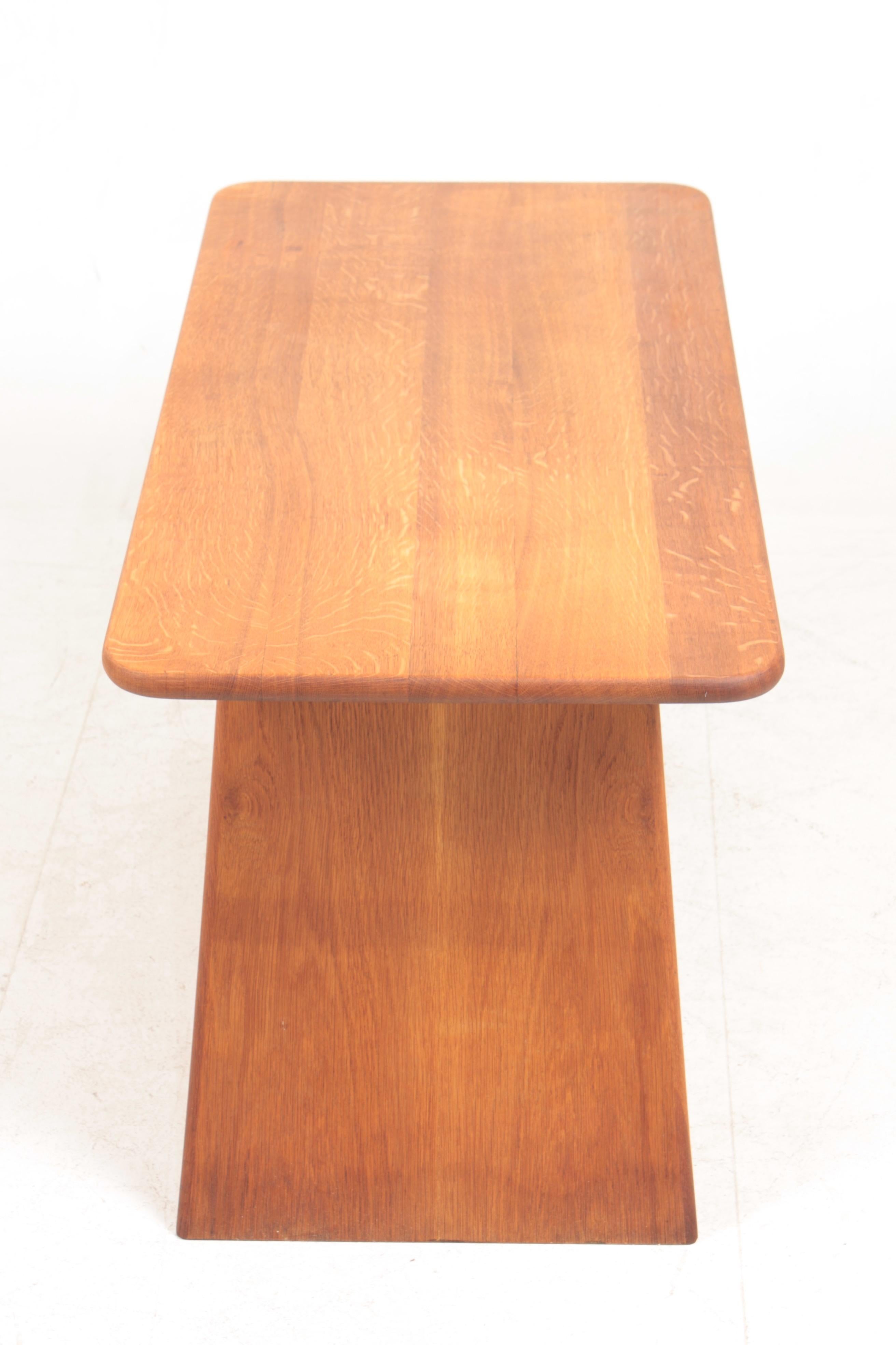 Midcentury Low Table in Solid Oak, Danish Cabinetmaker, 1950s In Good Condition For Sale In Lejre, DK