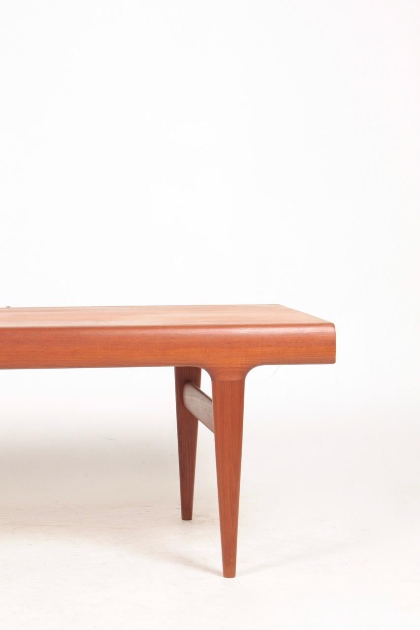 Midcentury Low Table in Teak, Designed by Johannes Andersen, Danish Design In Excellent Condition In Lejre, DK