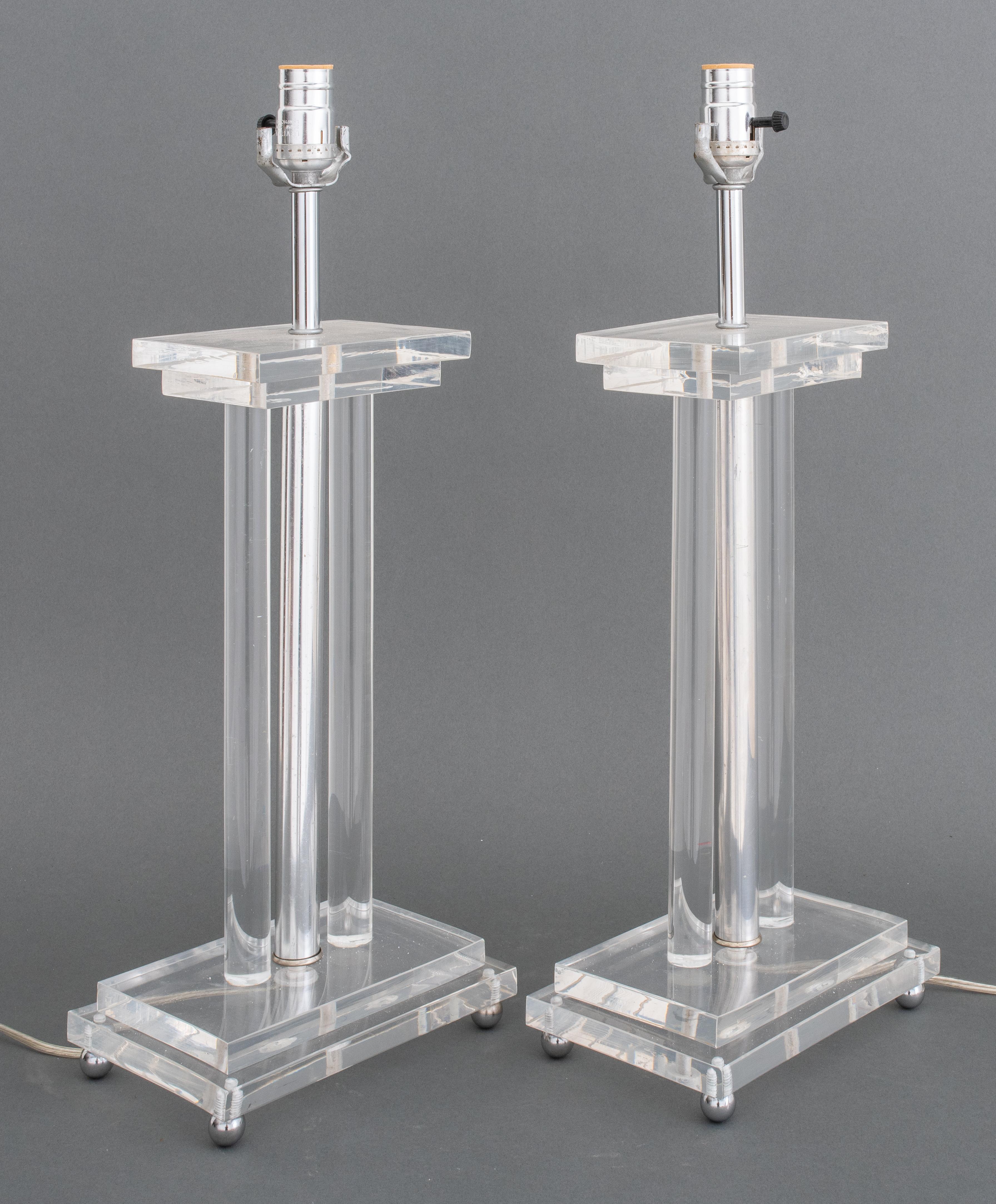 Midcentury Lucite and Chrome Table Lamps, Pair In Good Condition For Sale In New York, NY