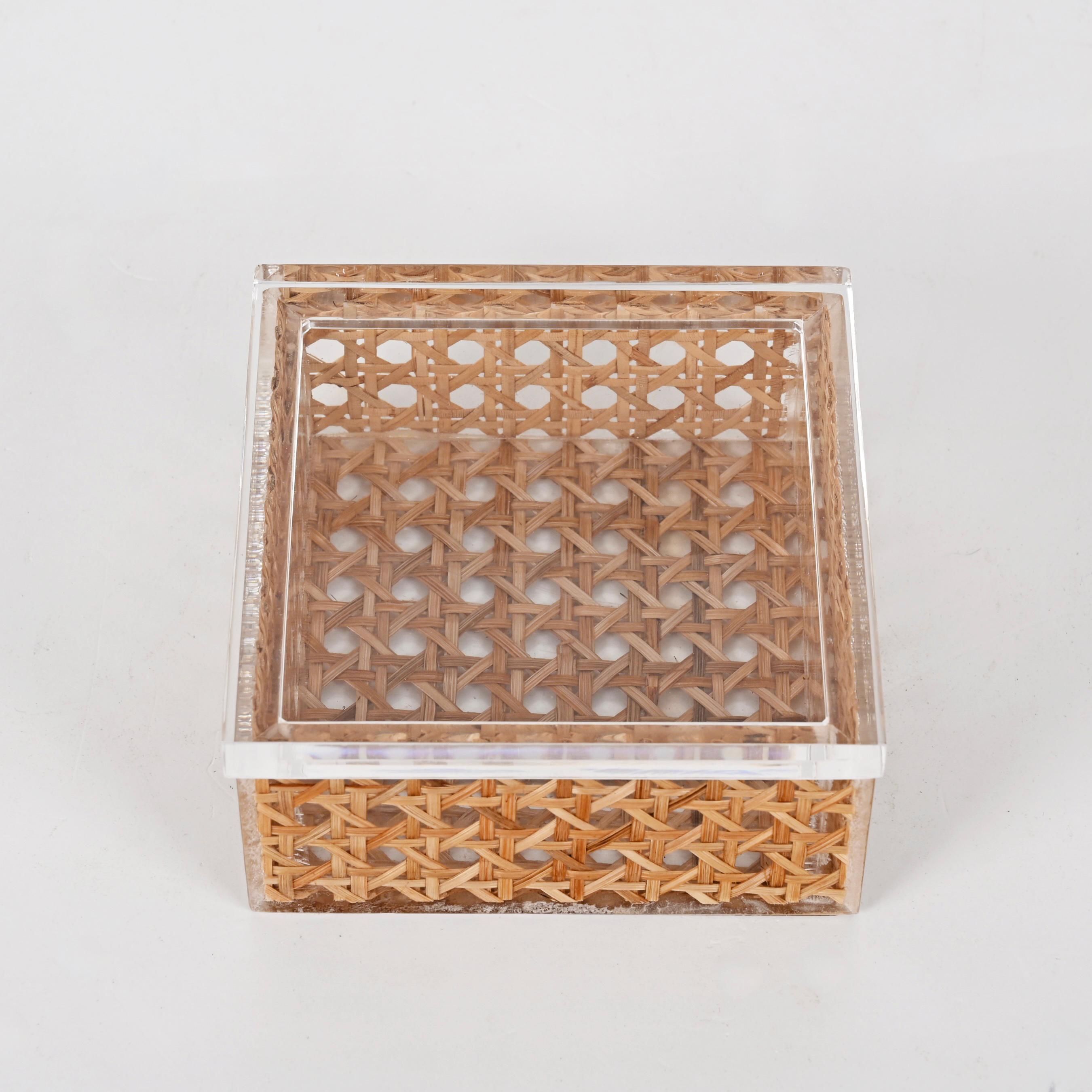 Italienische Schachtel aus Korbweide aus Lucite und Wiener Stroh im Christian Dior-Stil aus der Mitte des Jahrhunderts im Angebot 1