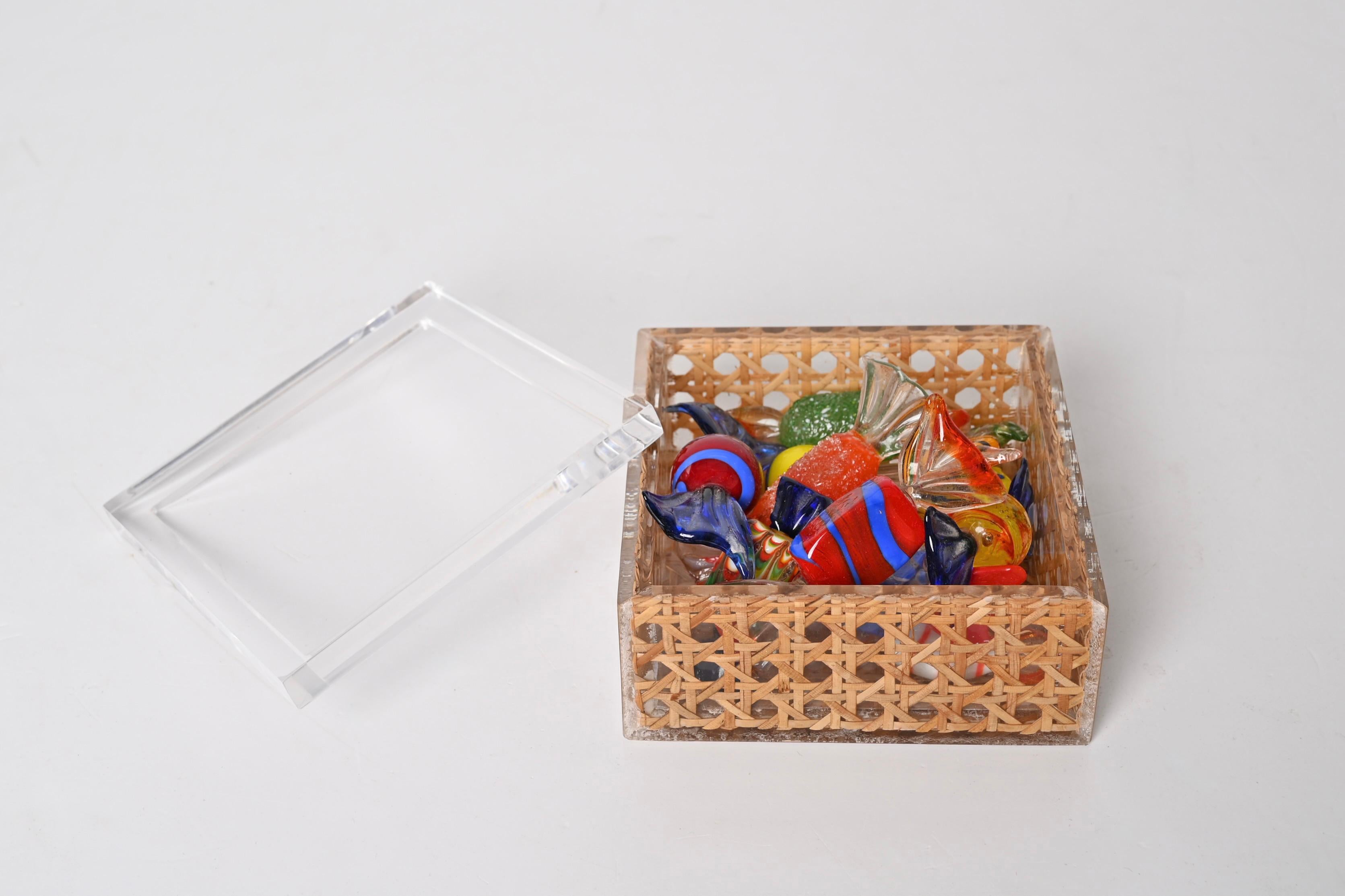 Mid-Century Lucite & Vienna Straw Wicker Italian Box 1970s Christian Dior Style For Sale 3