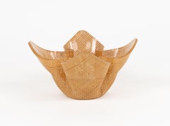 Centro de mesa jarrón de mimbre y lucita de mediados de siglo Estilo Christian Dior, Italia Años 70