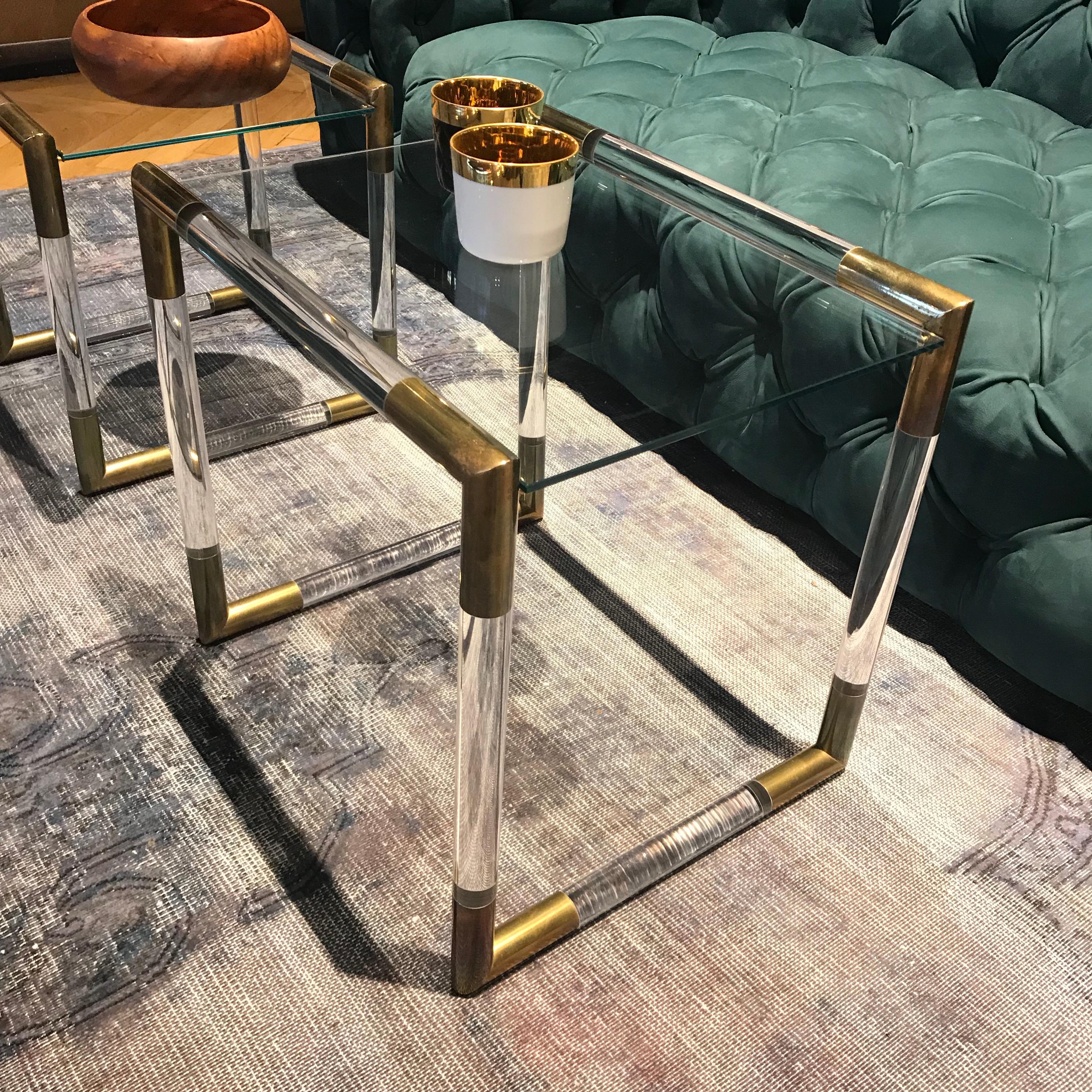 Midcentury Lucite & Brass Nesting Tables by Charles Hollis Jones, 1970s, USA (Hollywood Regency)