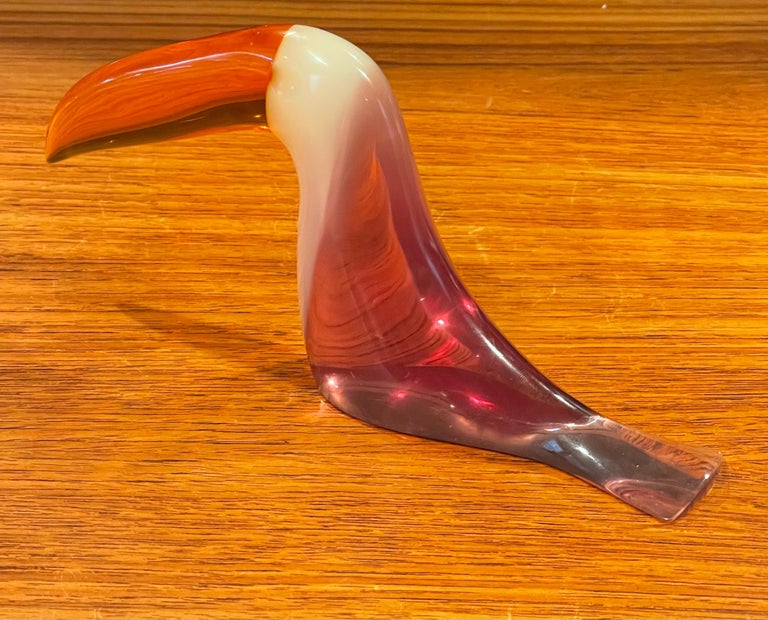 Midcentury Lucite Toucan Sculpture by Abraham Palatnik In Good Condition For Sale In San Diego, CA