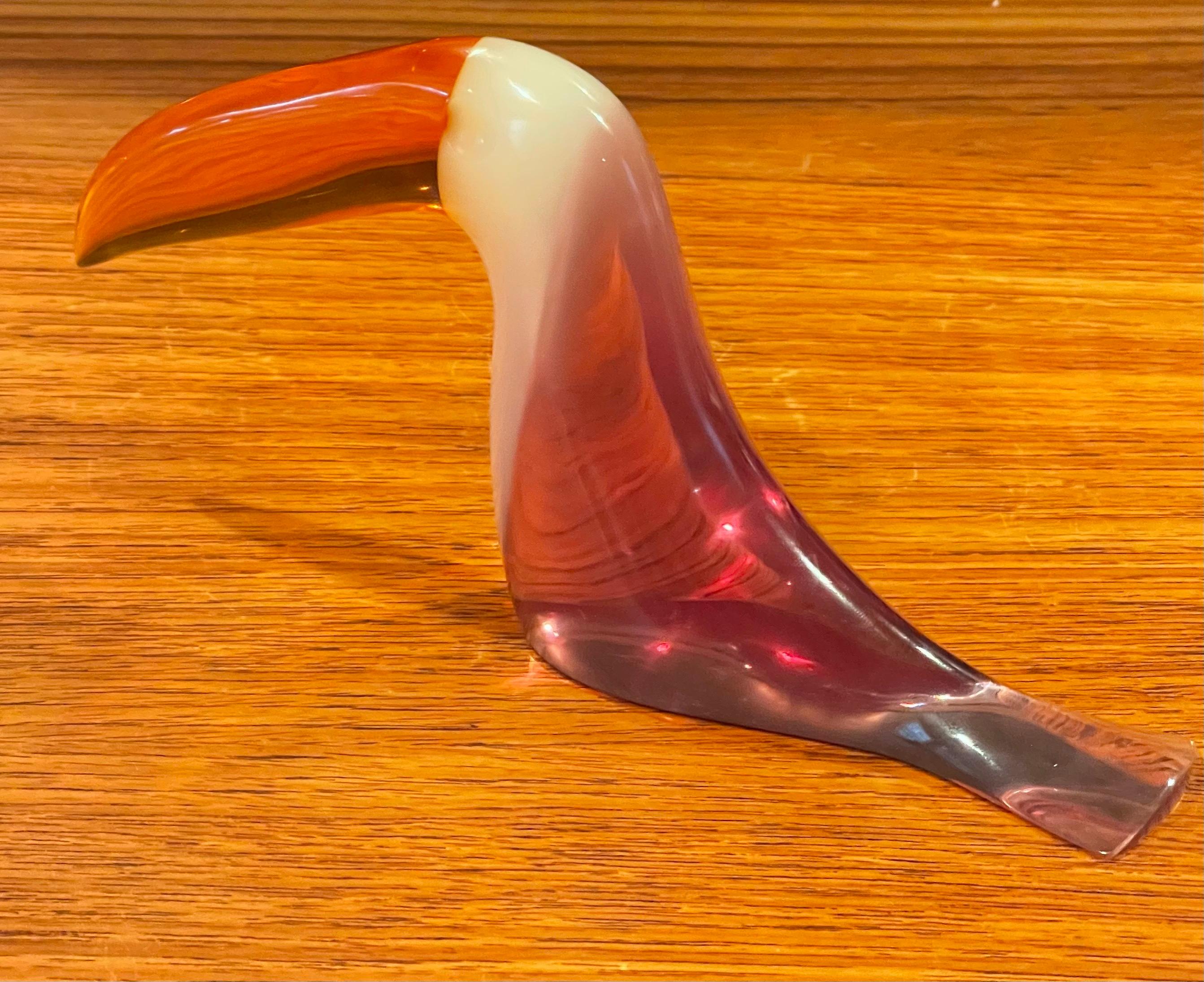 Midcentury Lucite Toucan Sculpture by Abraham Palatnik In Good Condition For Sale In San Diego, CA