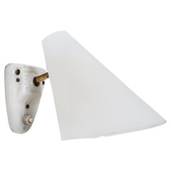 Aplique de pared Lucite de mediados de siglo