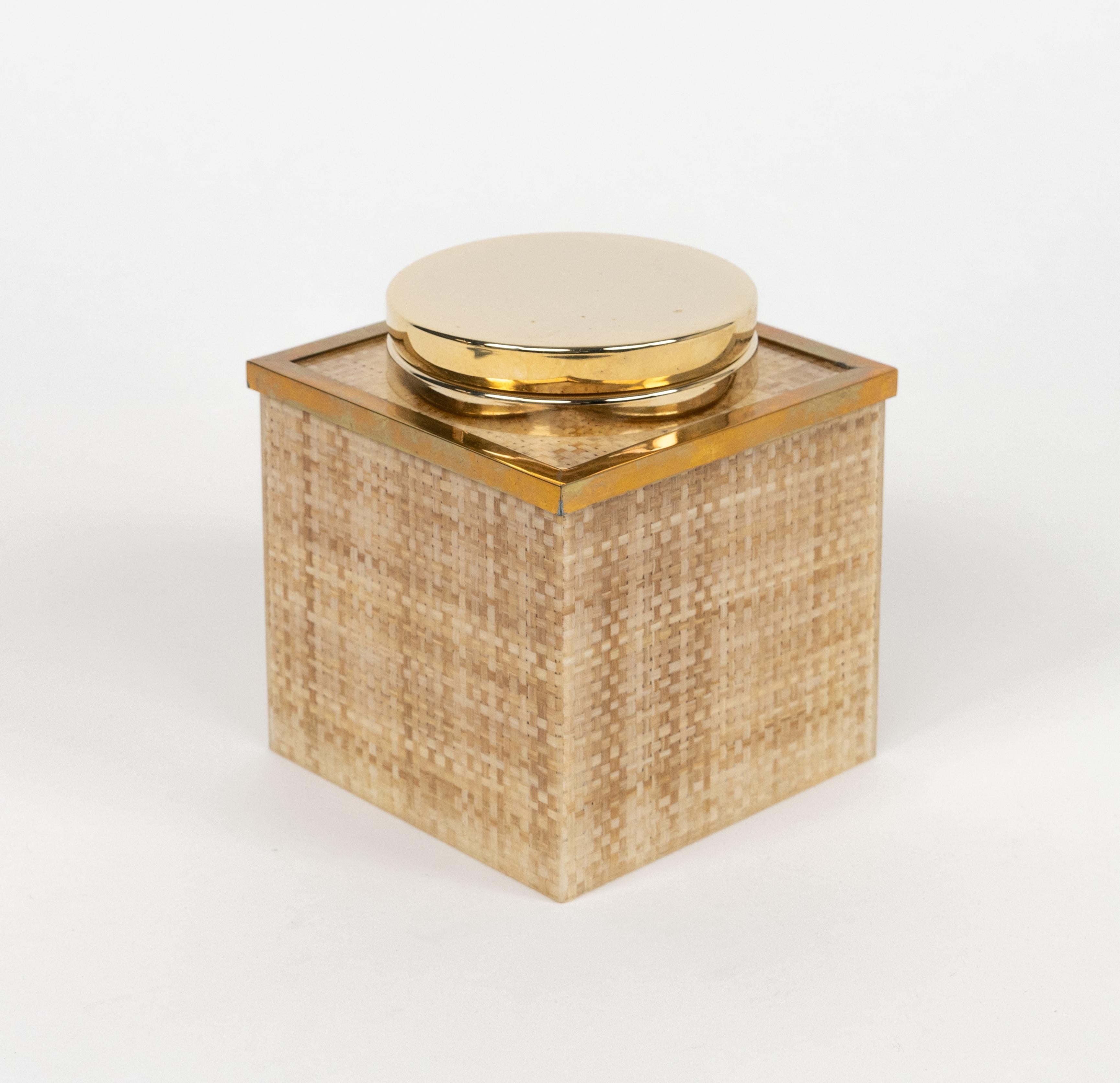 Midcentury Lucite, Wicker and Brass Ice Bucket Christian Dior Style, Italy 1970s For Sale 5