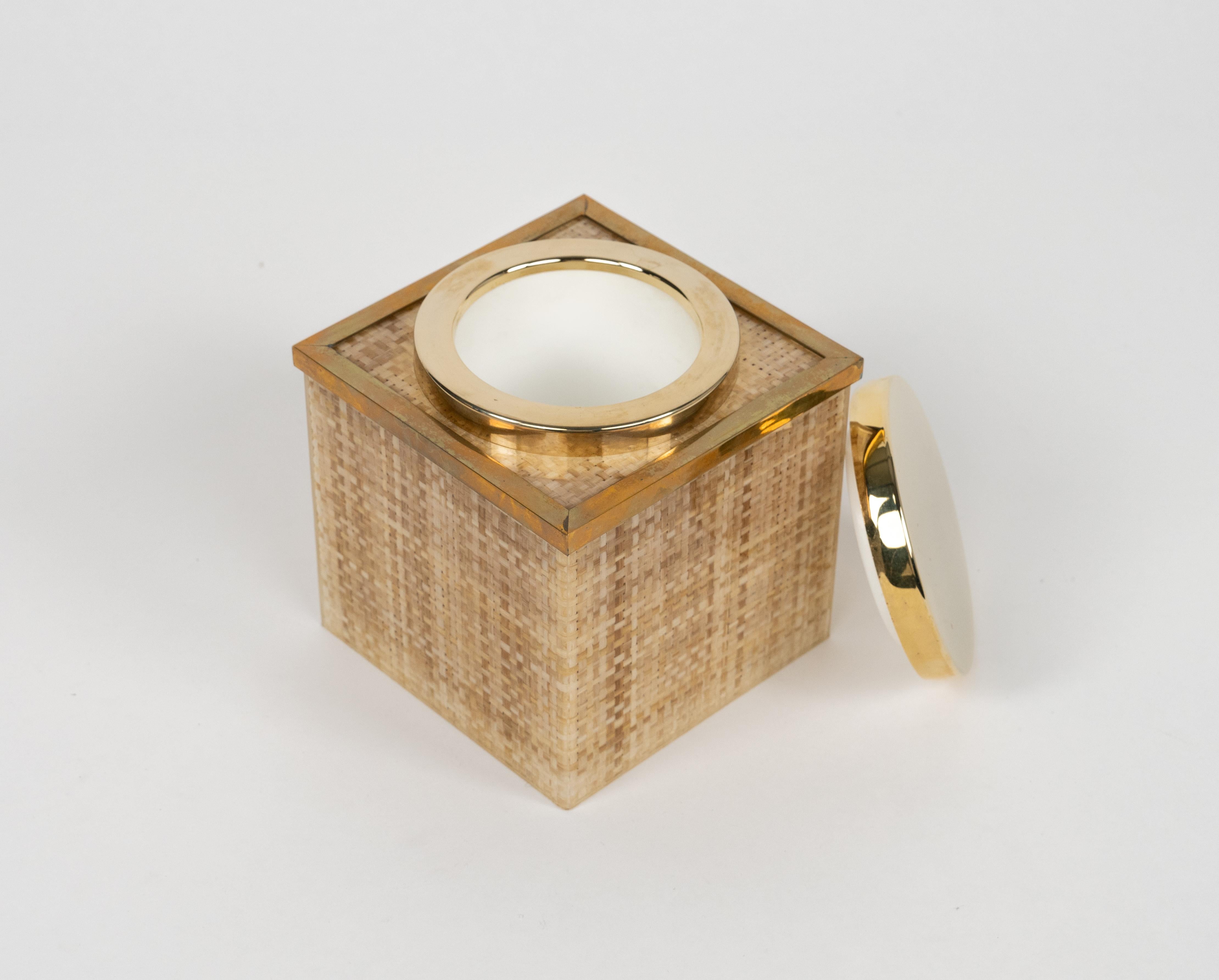 Midcentury Lucite, Wicker and Brass Ice Bucket Christian Dior Style, Italy 1970s For Sale 2