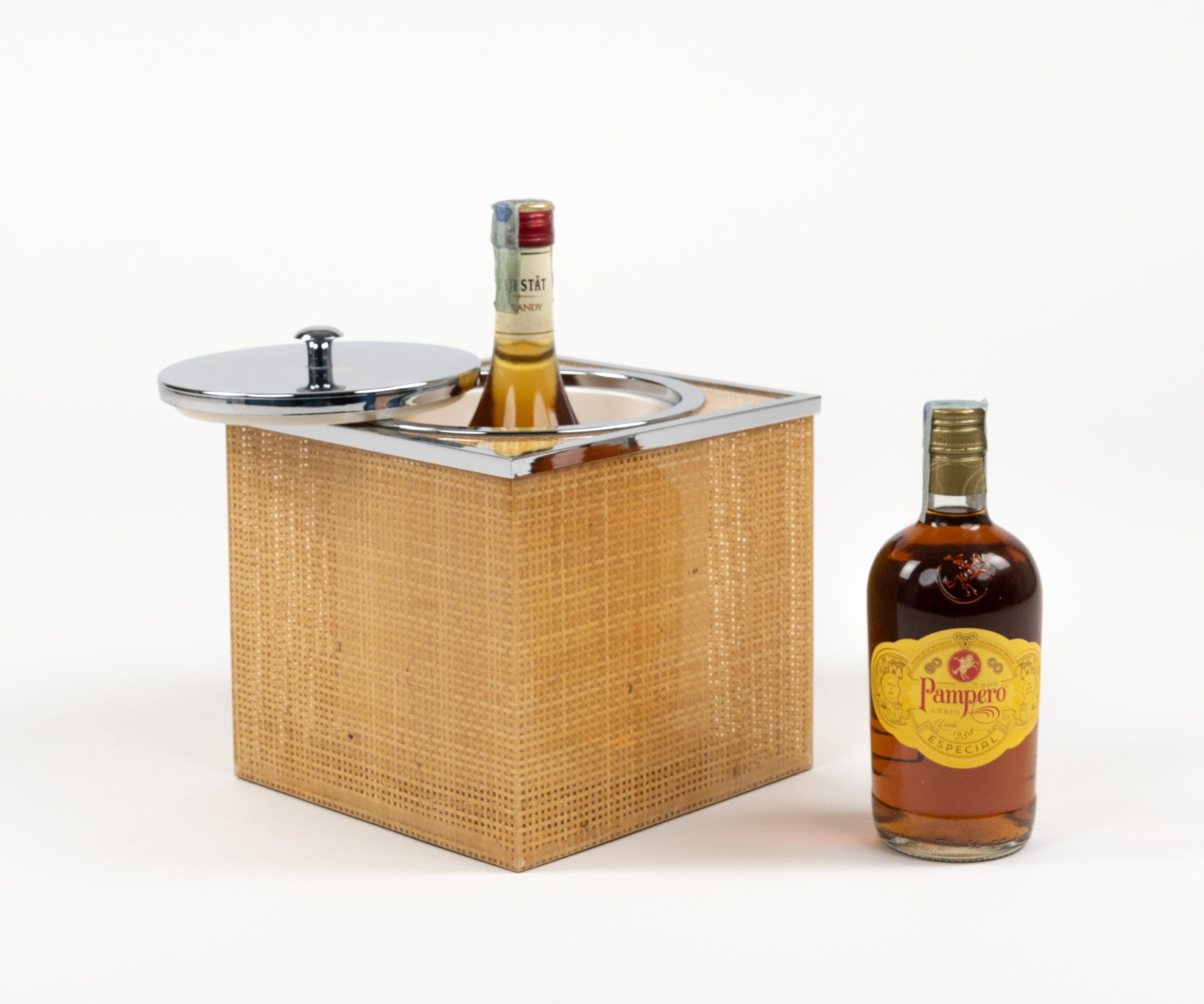 Midcentury Lucite, Wicker & Chrome Ice Bucket Christian Dior Style, Italy 1970s For Sale 4