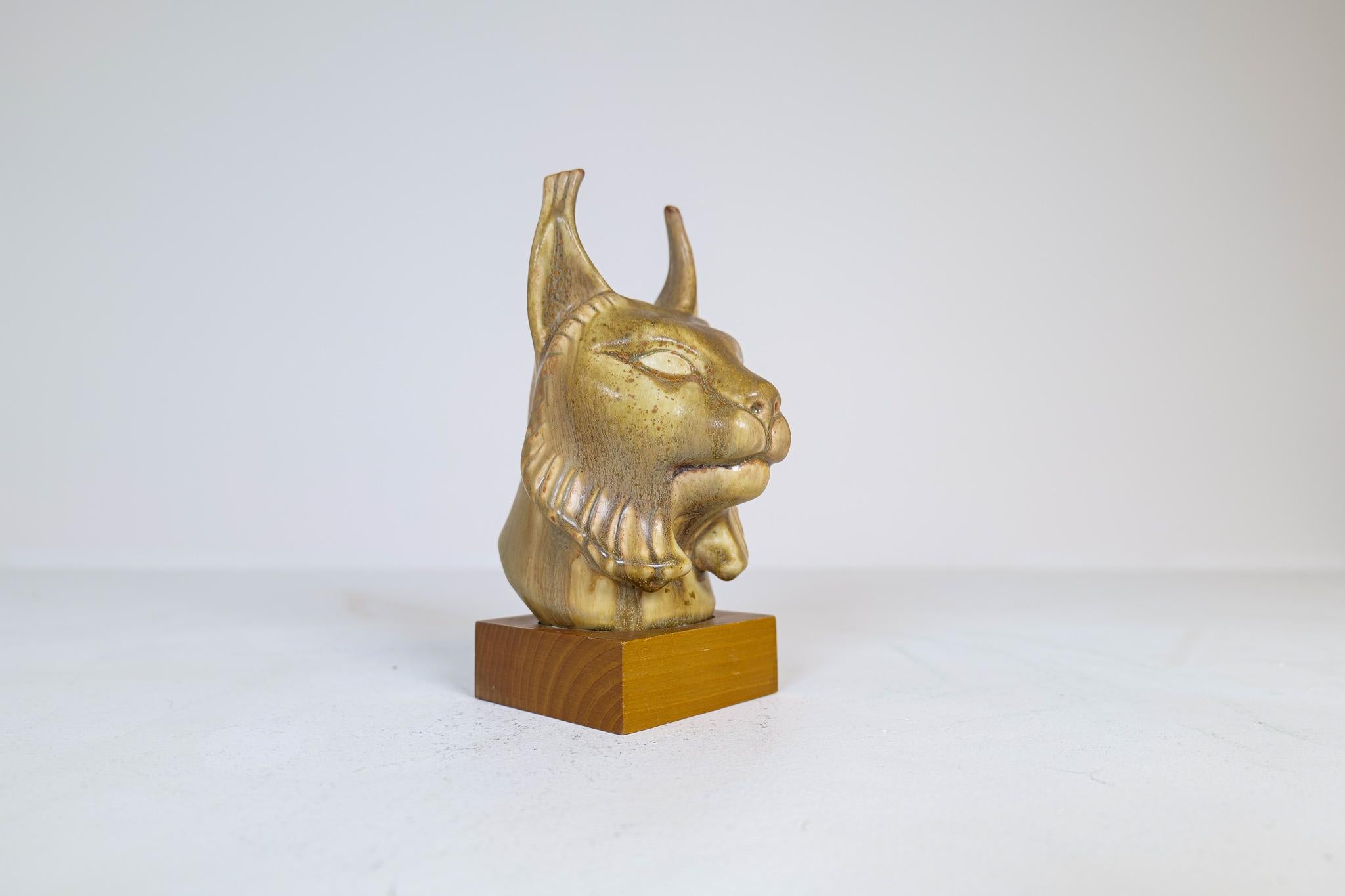 Ceramic Midcentury Modern Lynx Sculpture Rörstrand Gunnar Nylund Sweden, 1940s