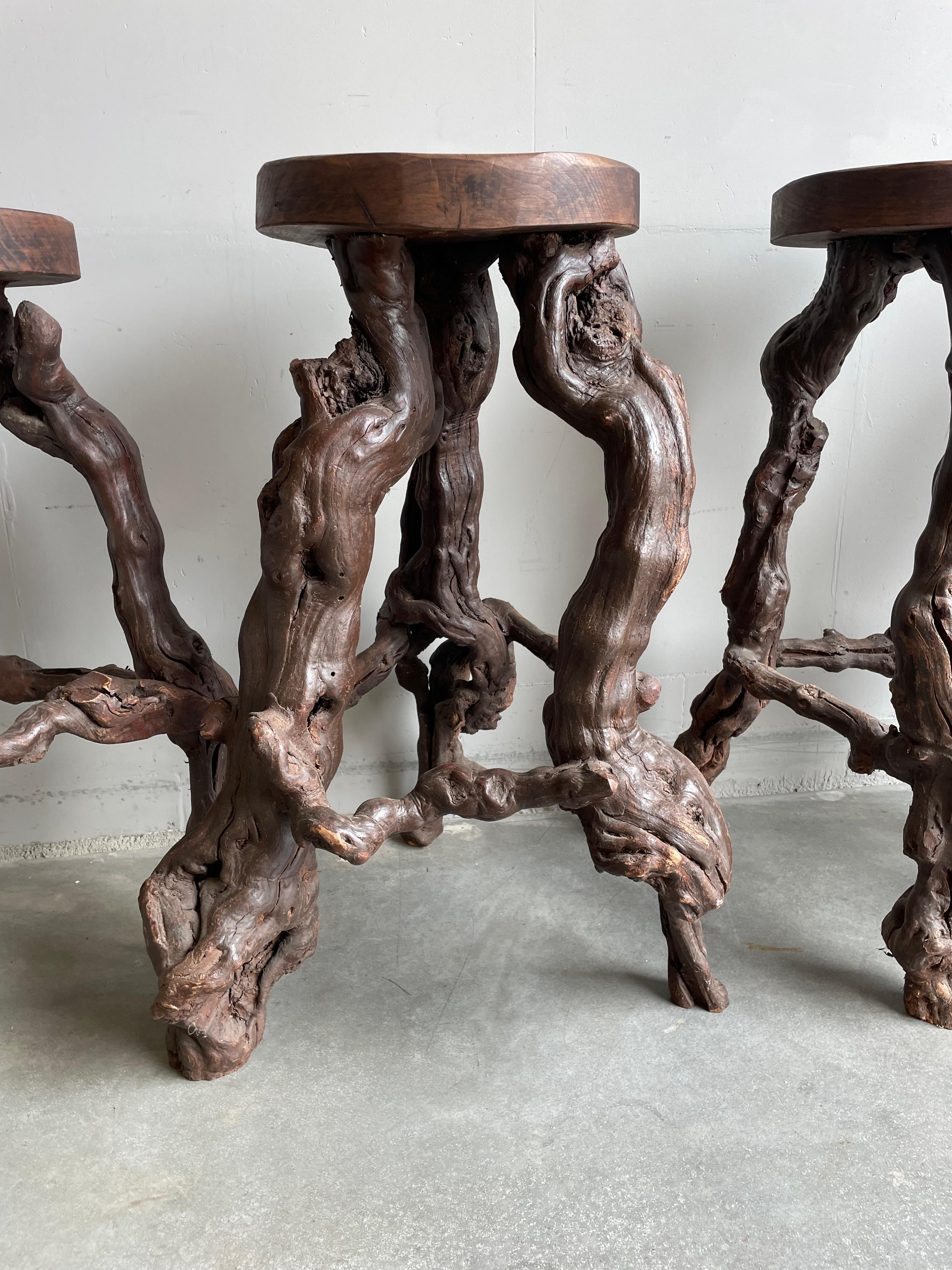 Rare and ideal set of vine stools (with bar) for a winery, vineyard, mancave, garden bar etc.

Finding this rare set of French stools was a treat and to have found them in this amazing condition AND with the original and matching wine bar made