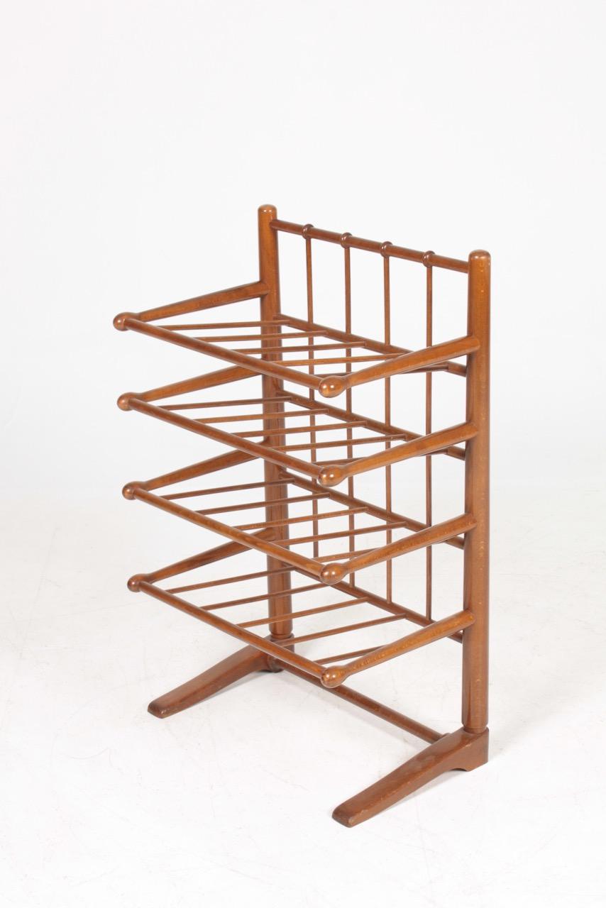Midcentury Magazine Rack By Frits Henningsen,  Danish Design 1950s In Good Condition For Sale In Lejre, DK